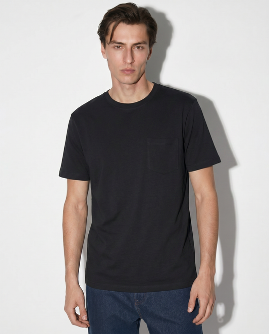 T-shirt basic girocollo con tasca - Nero