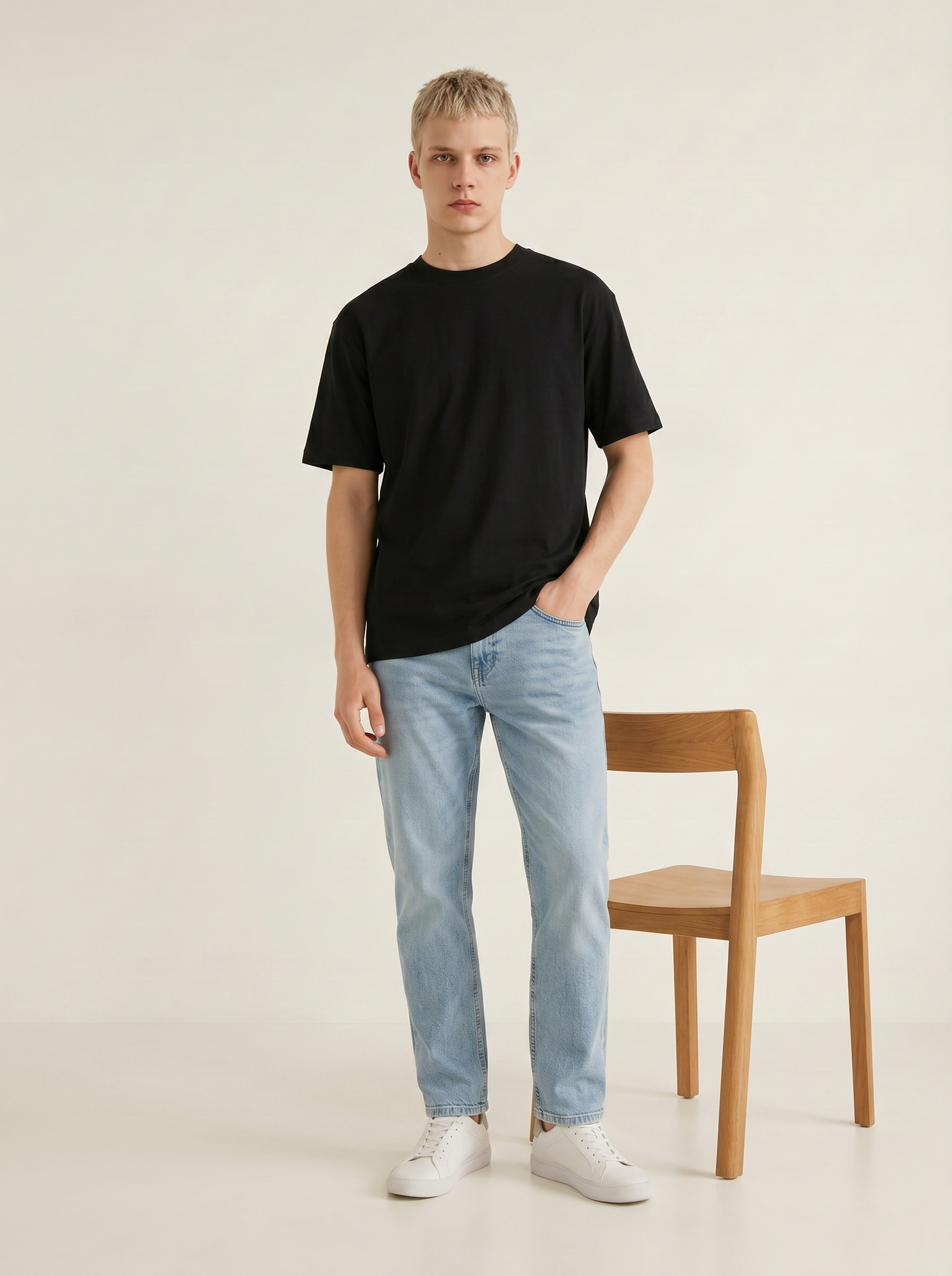 T-shirt Orli regular fit con orli vivi - Nero