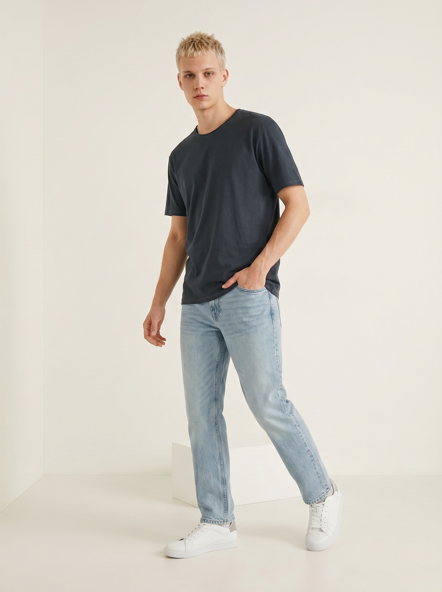 T-shirt Orli regular fit con orli vivi - Avion
