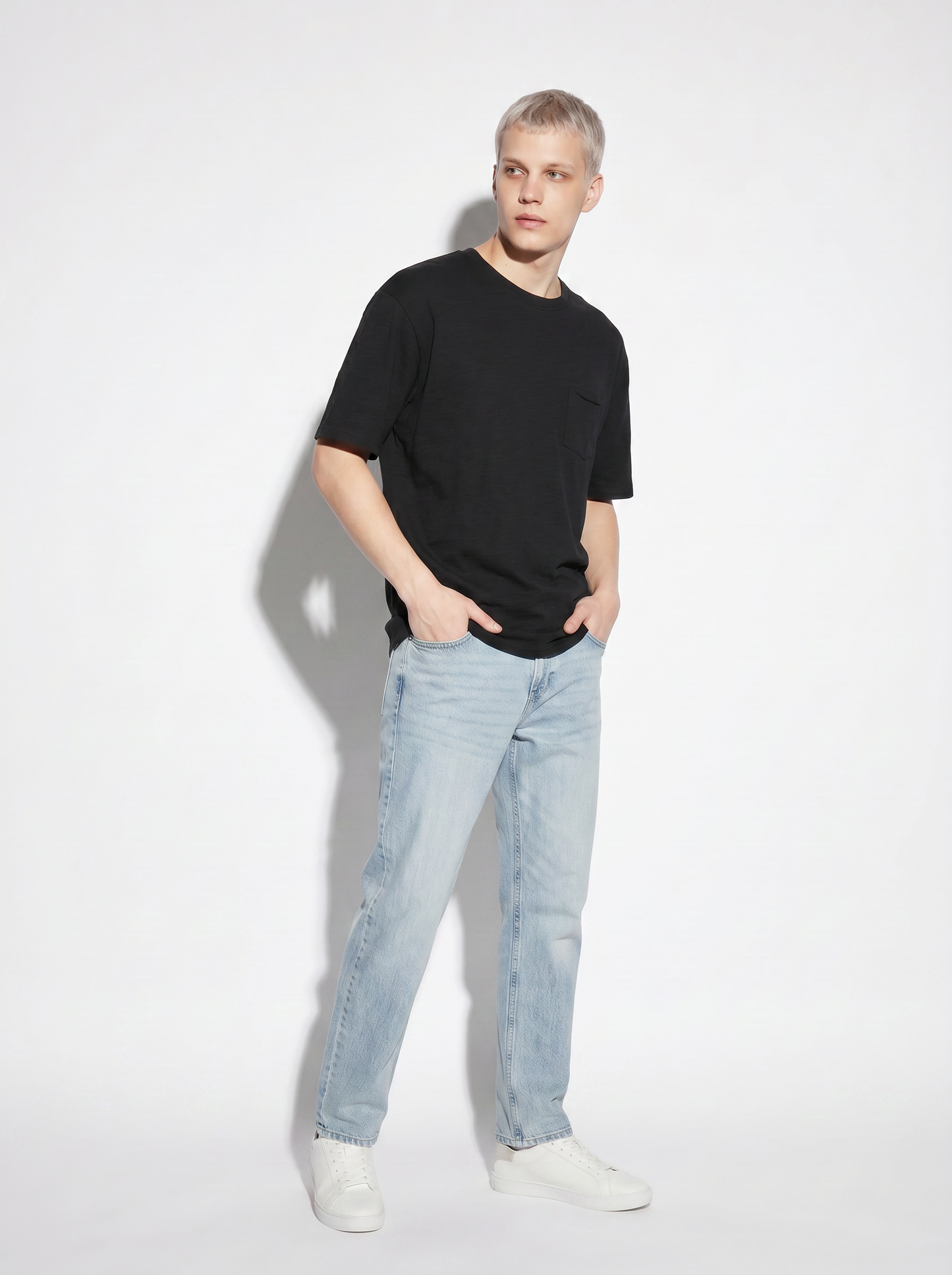 T-shirt cotone slub loose fit con tasca - Nero