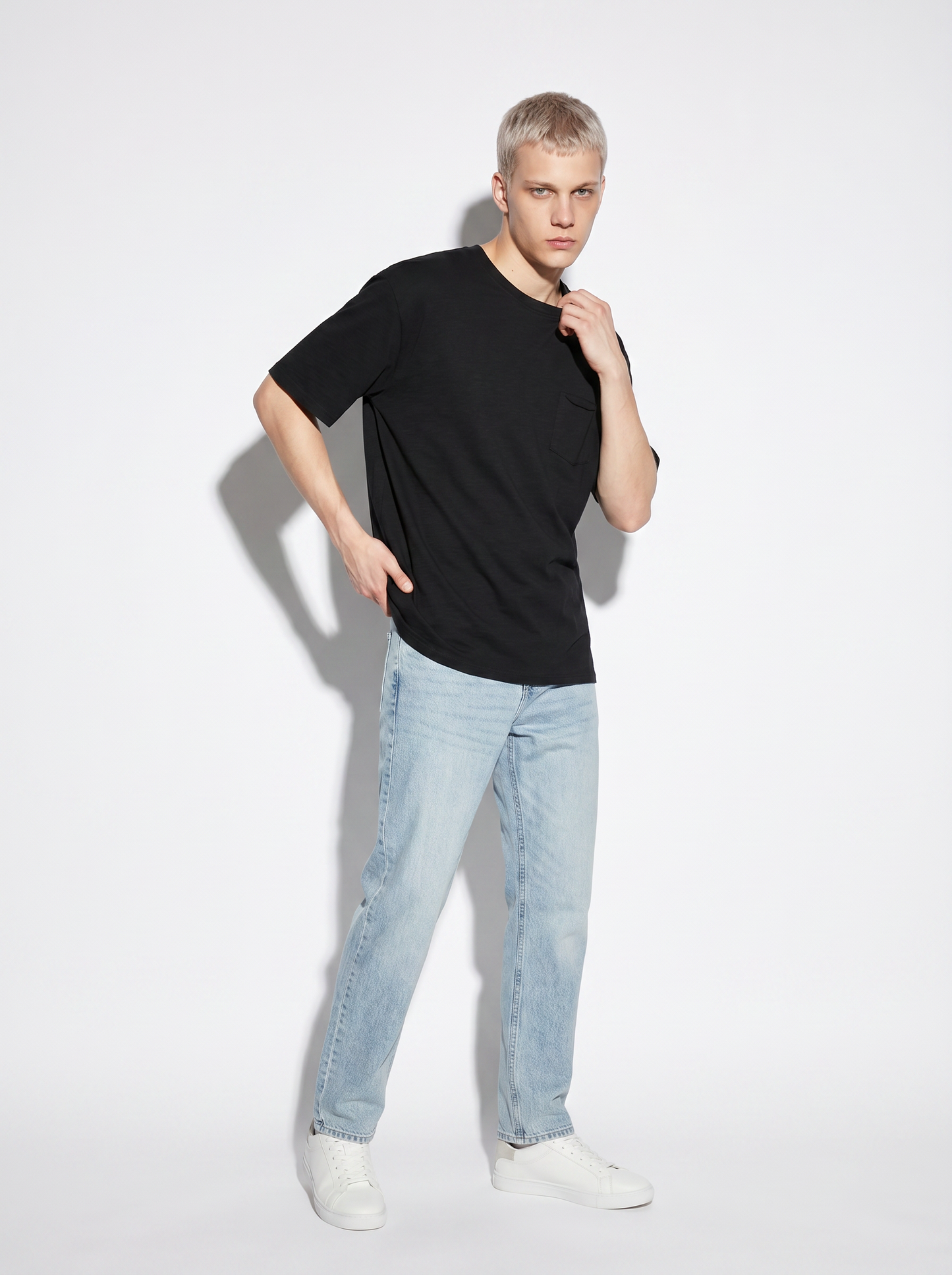 T-shirt cotone slub loose fit con tasca - Nero