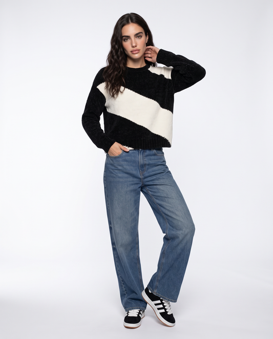Long sleeve elegant crew neck sweater - 