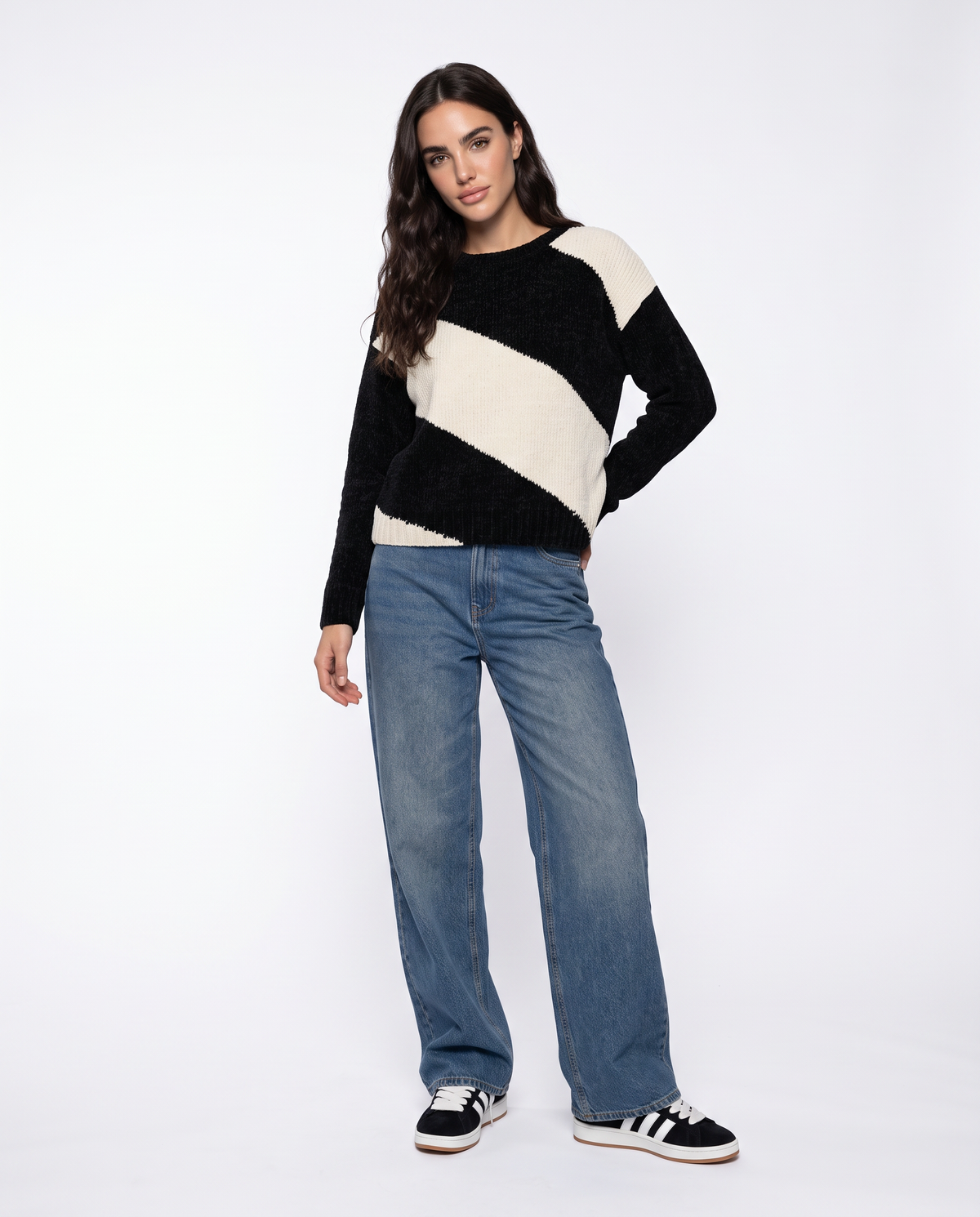 Long sleeve elegant crew neck sweater - 