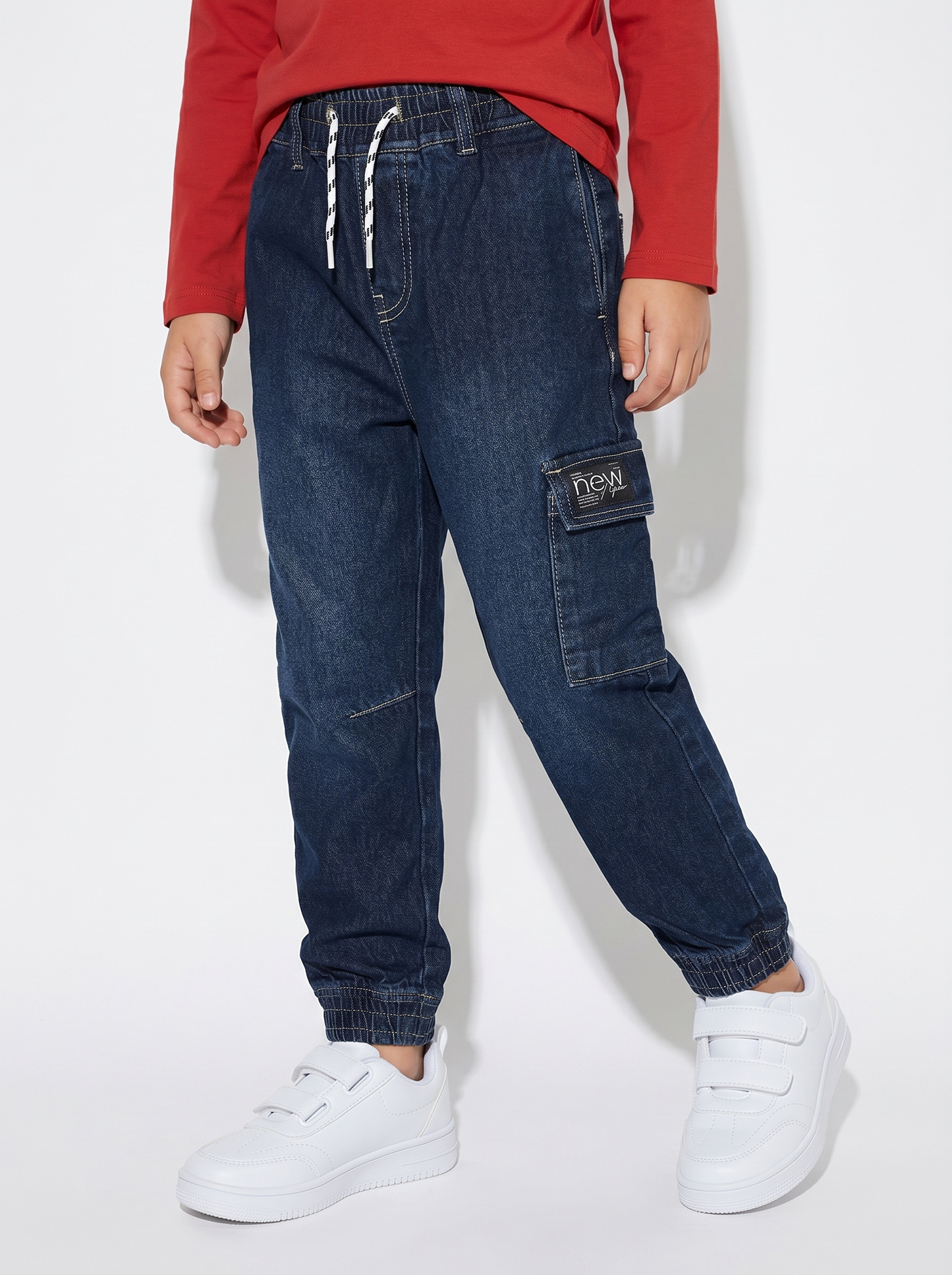 Jogging in denim con tasca laterale - DENIM SCURO