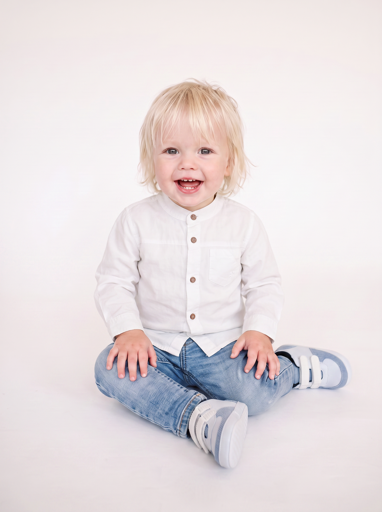 Camicia basica con taschino e ricamo - Bianco latte