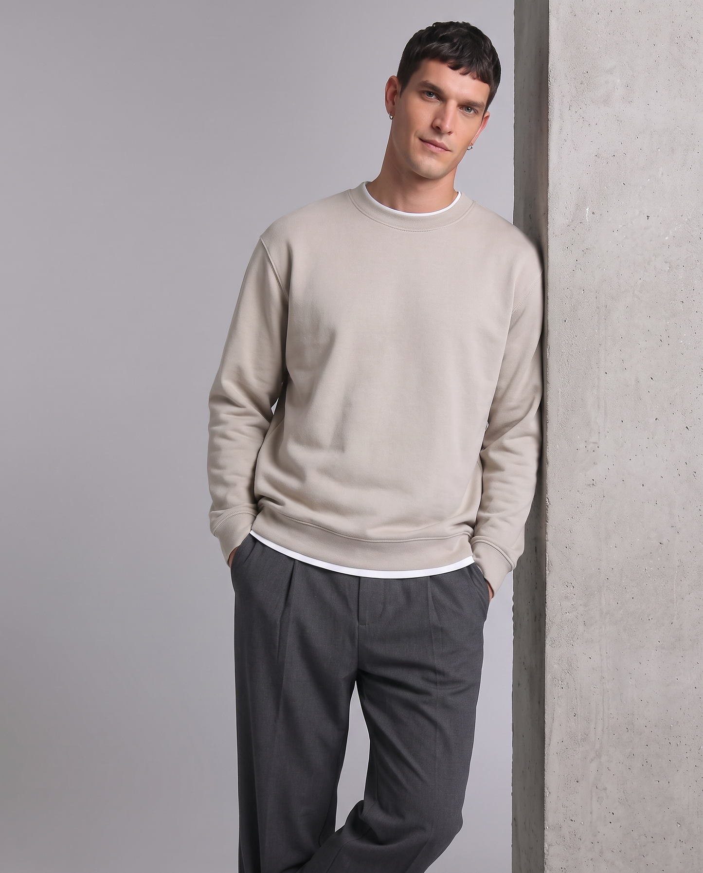 Felpa girocollo con contrasti eleganti - Grigio ghiaccio