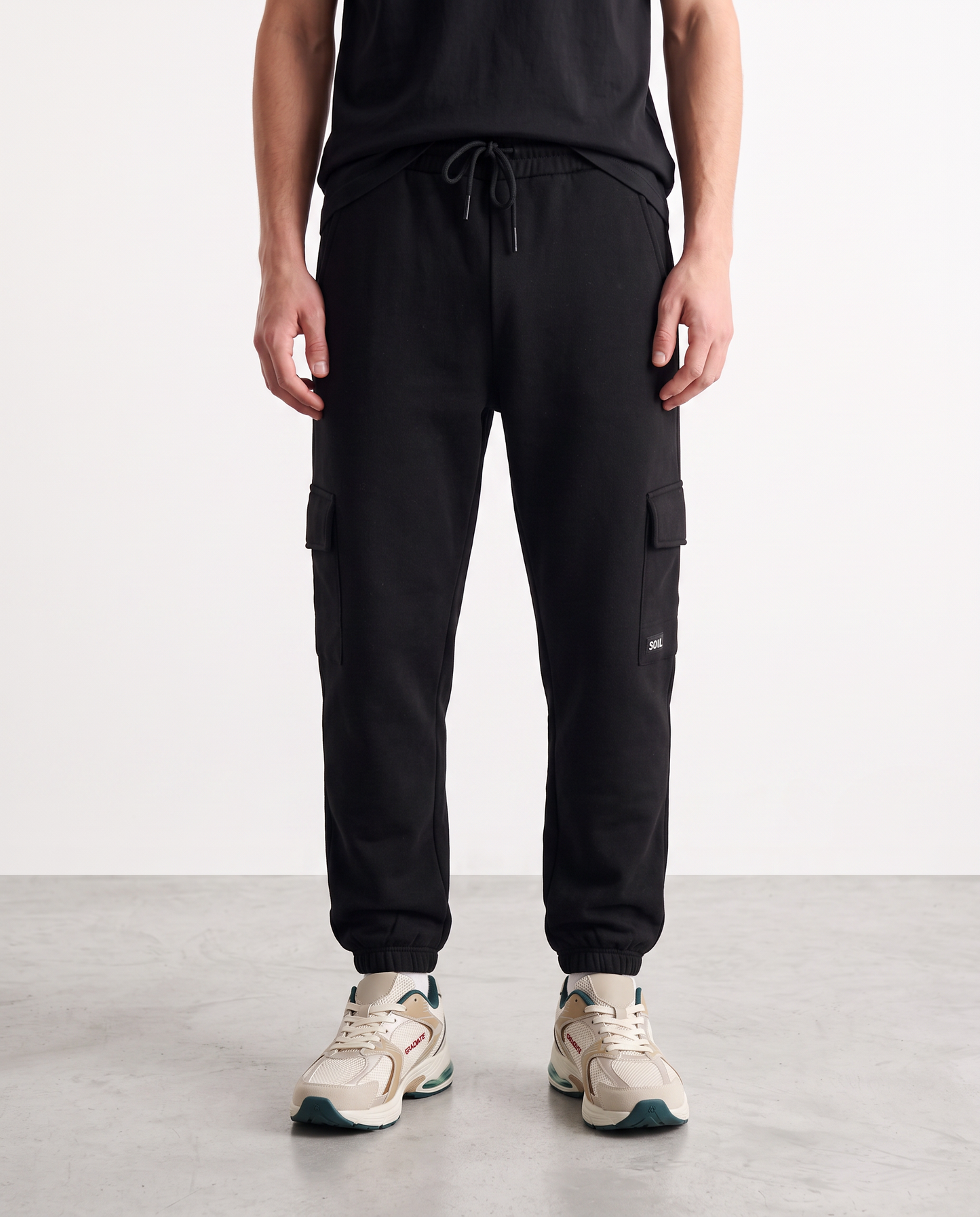 Sweatpants with side pockets - Black
