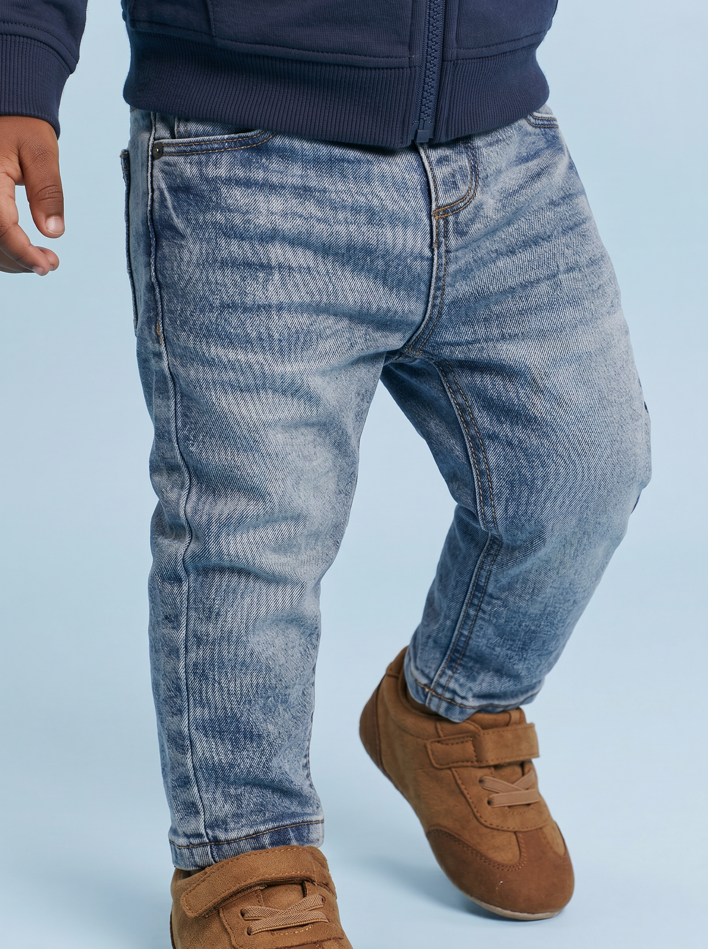 Straight jeans in elastic denim with distressed details - Blue