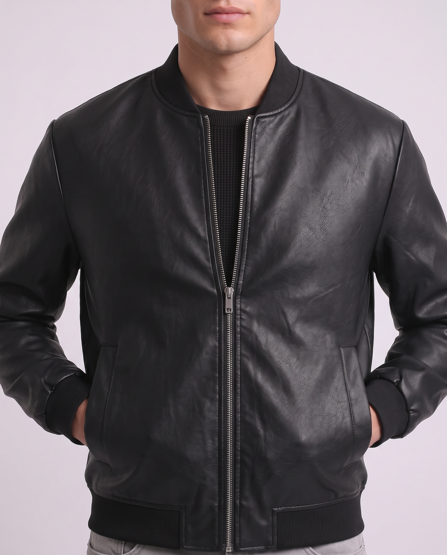 Giubbotto bomber effetto pelle con collo - Nero