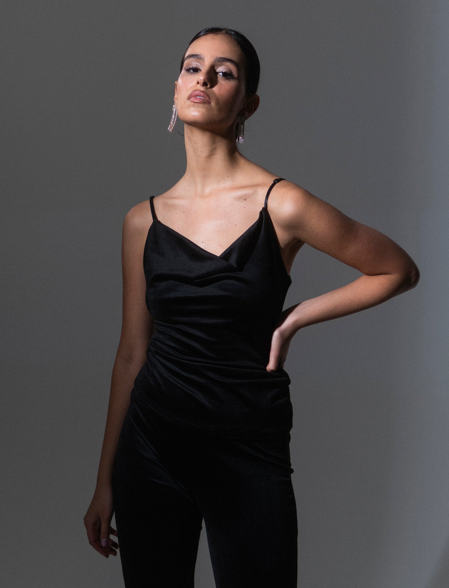Top con bretelle in ciniglia - Nero