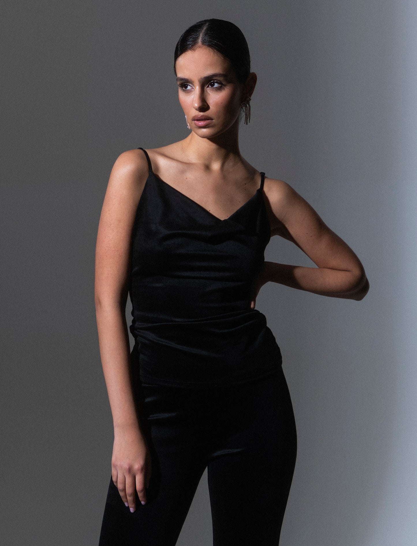 Top con bretelle in ciniglia - Nero