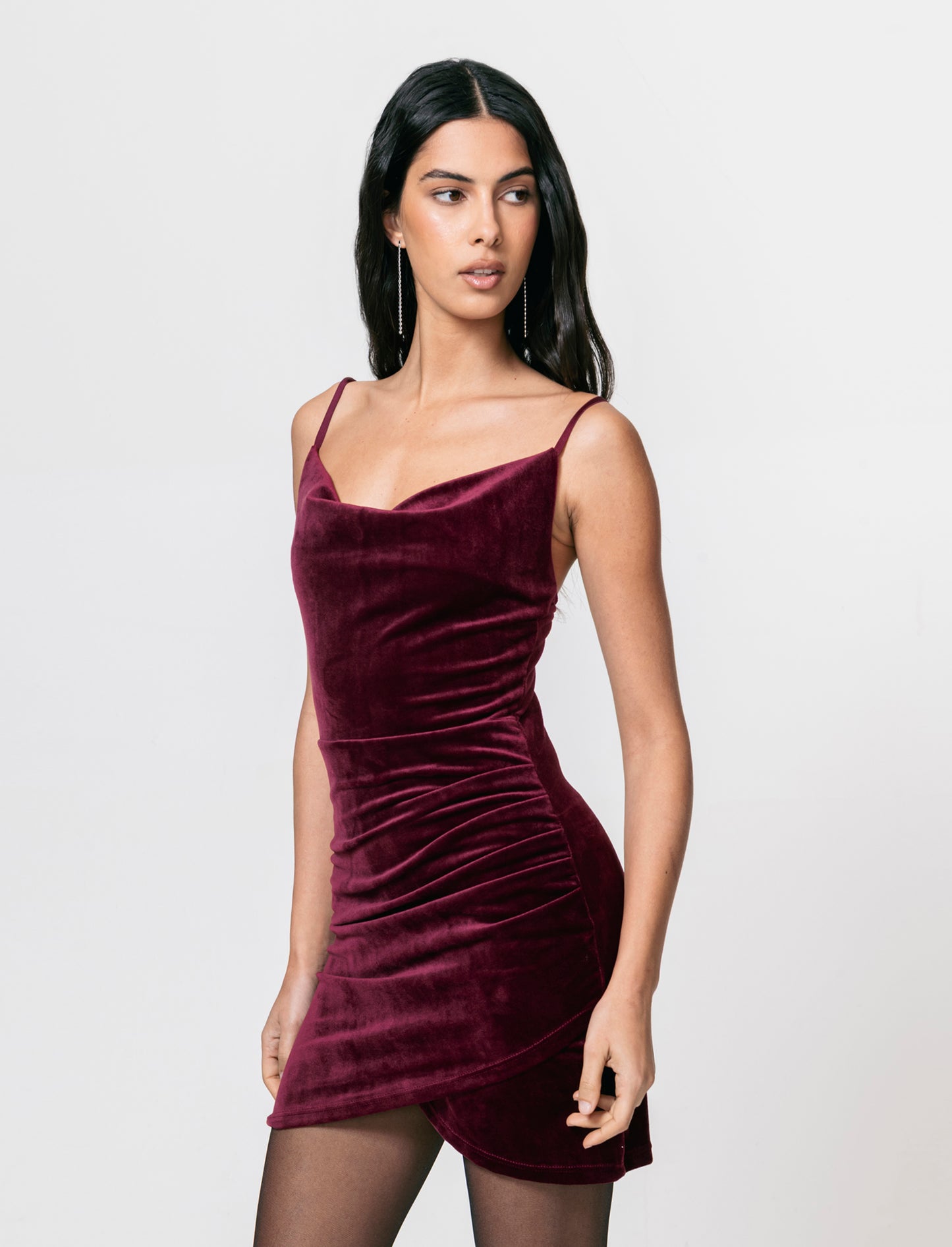 Vestito corto con arriccio sul fianco in tessuto ciniglia - Bordeaux