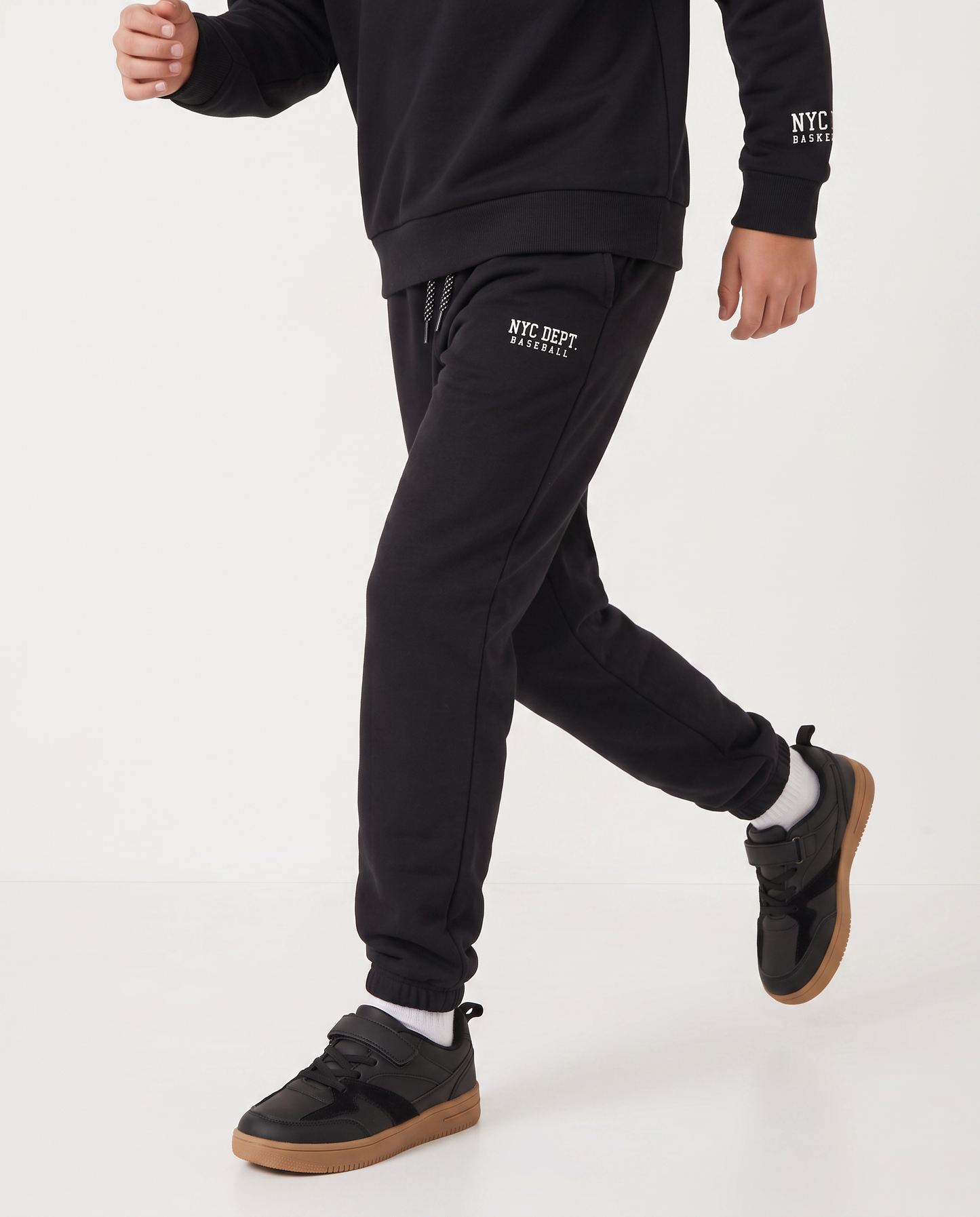 Jogger in felpa con coulisse e patch - Nero