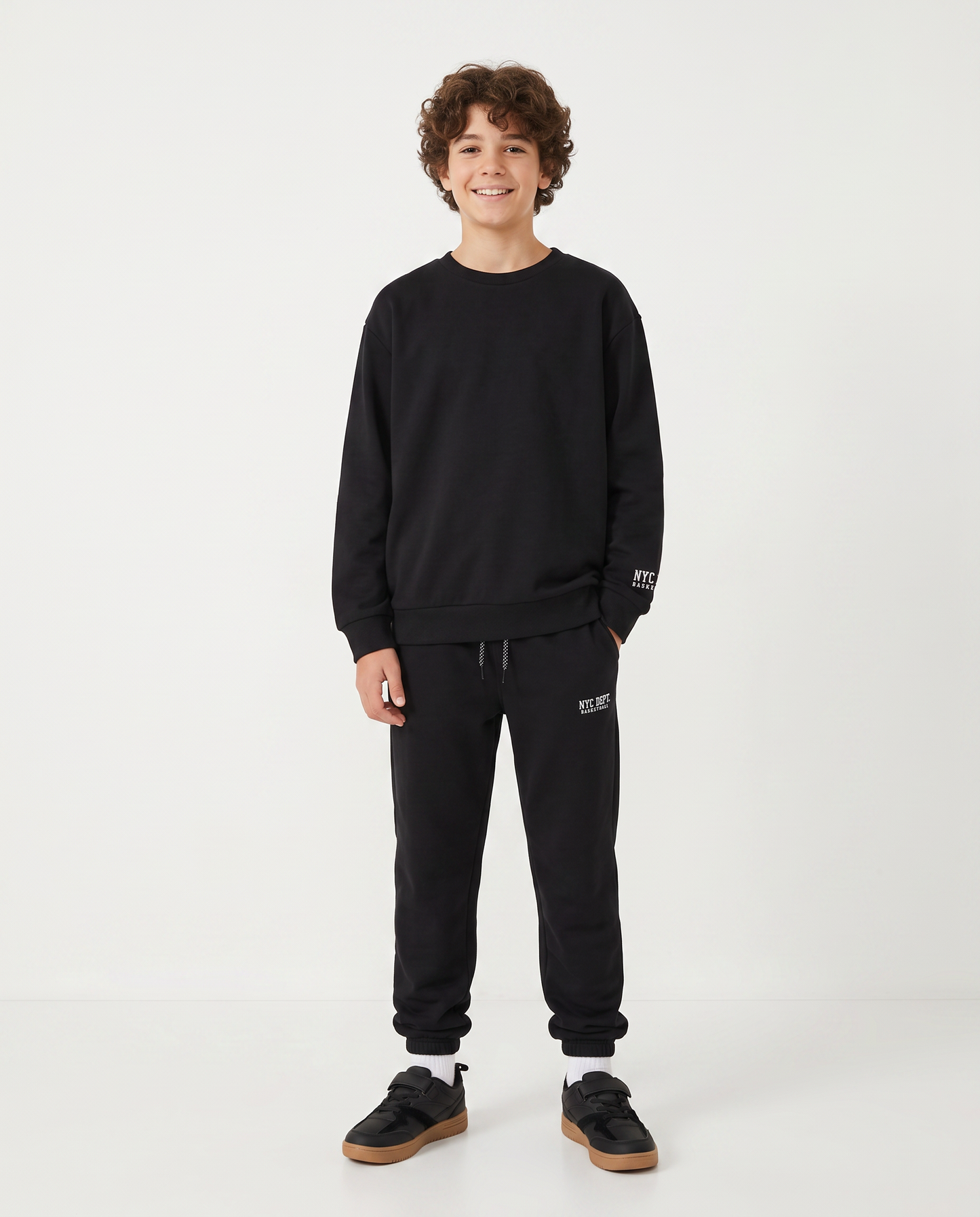 Jogger in felpa con coulisse e patch - Nero