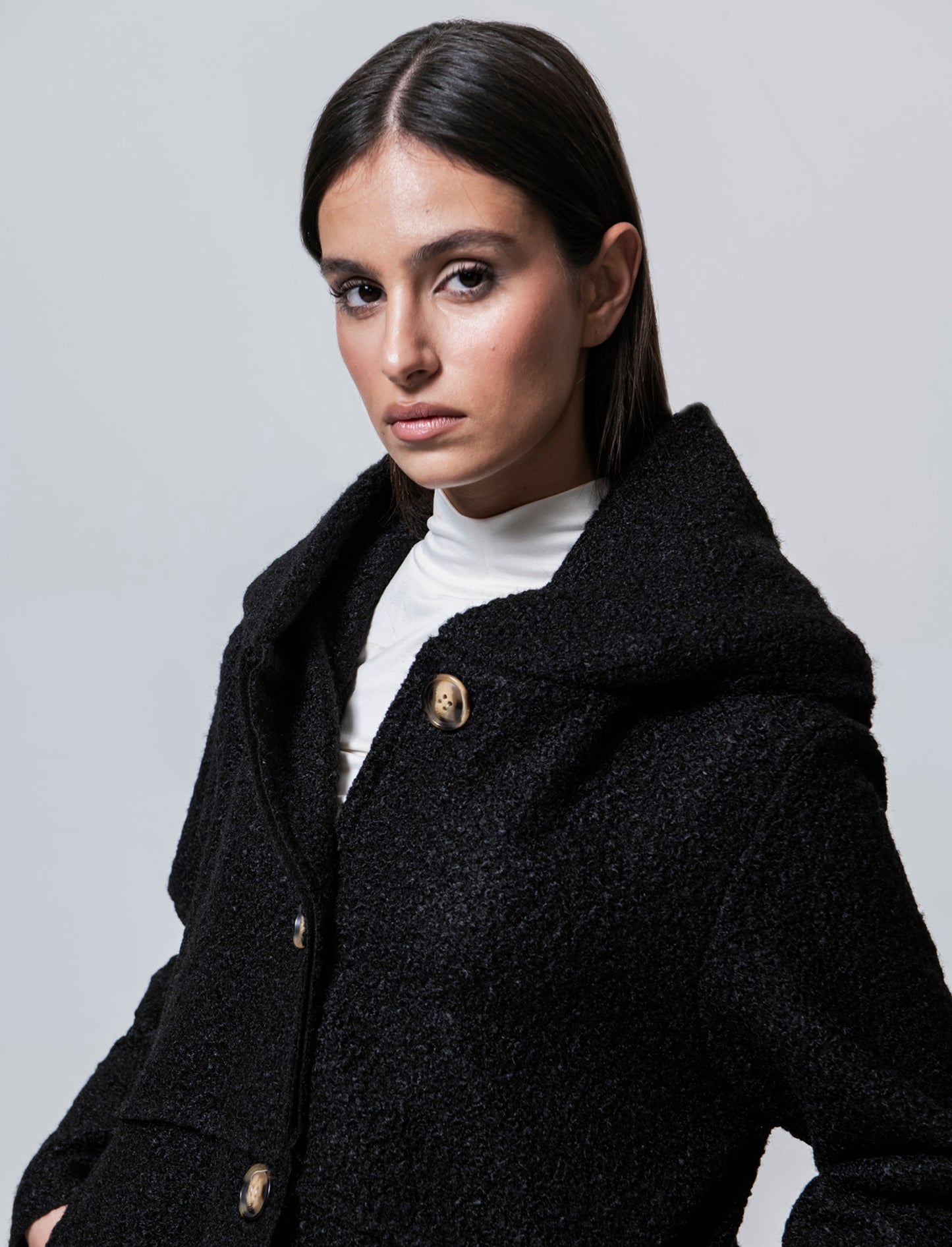 Cappotto su tessuto bouclè con cappuccio - Nero