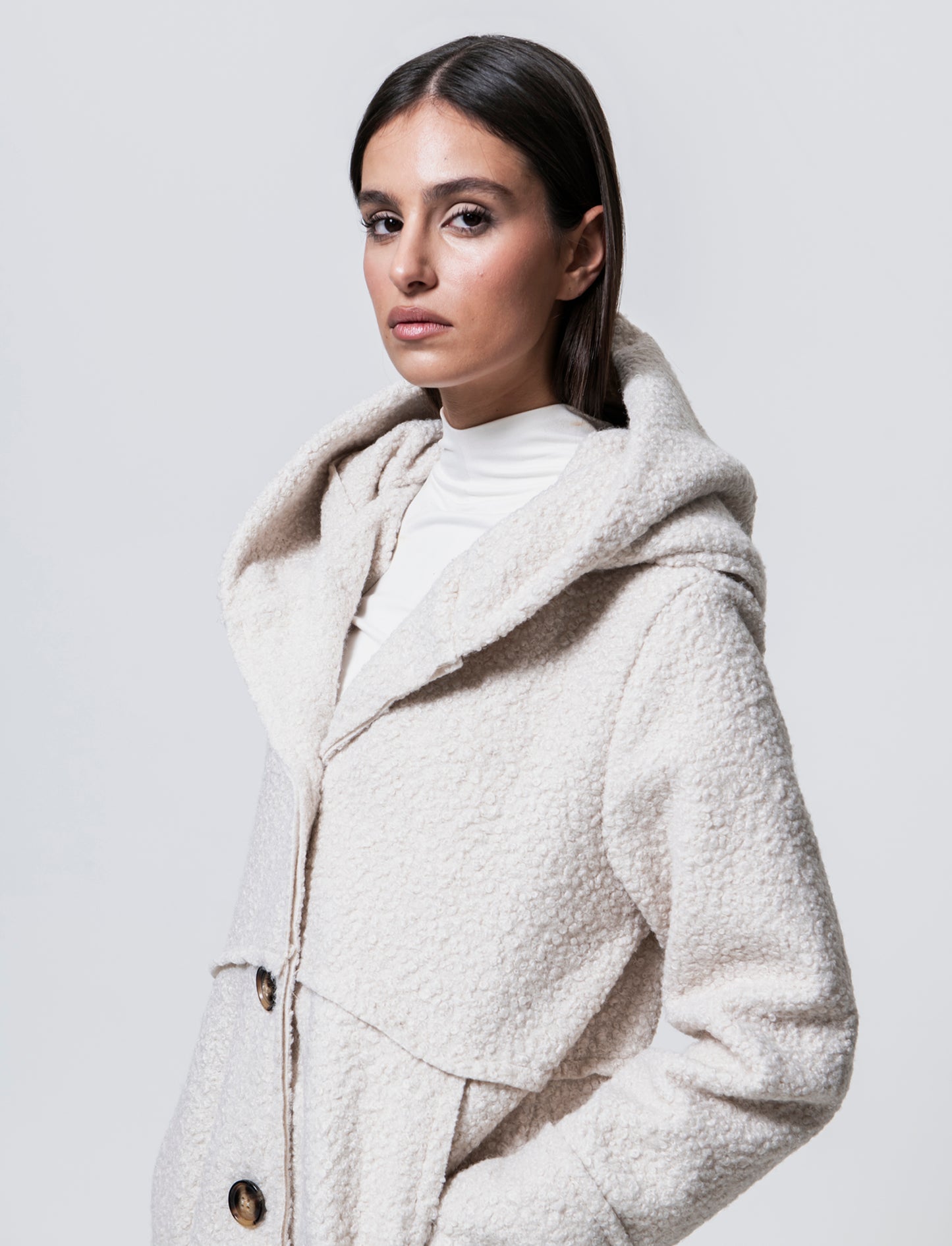 Cappotto su tessuto bouclè con cappuccio - Vaniglia