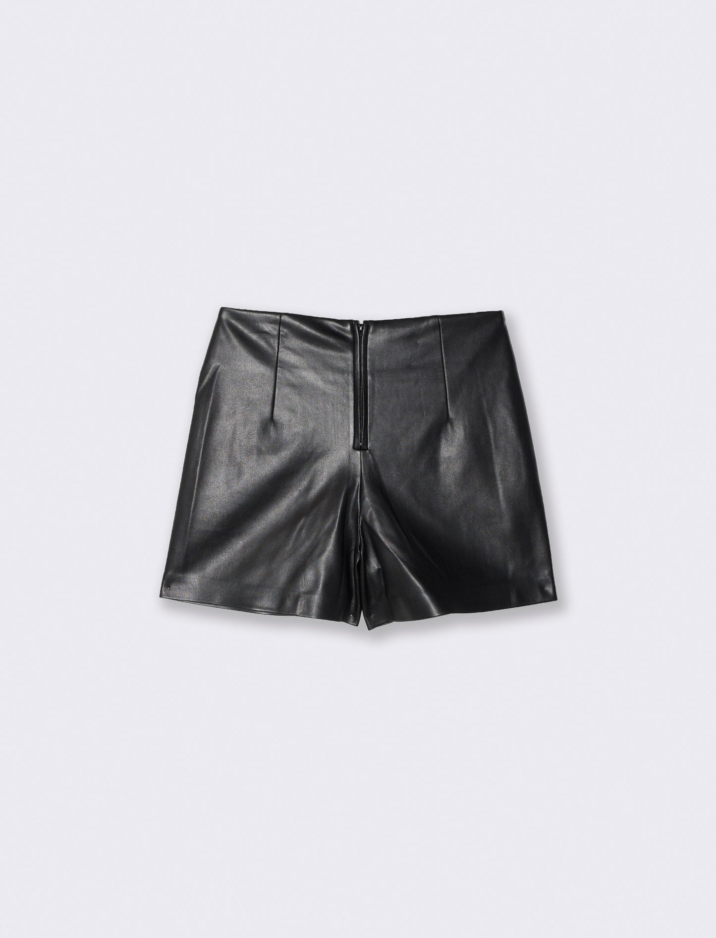 Short in ecopelle con tasche e zip - Nero