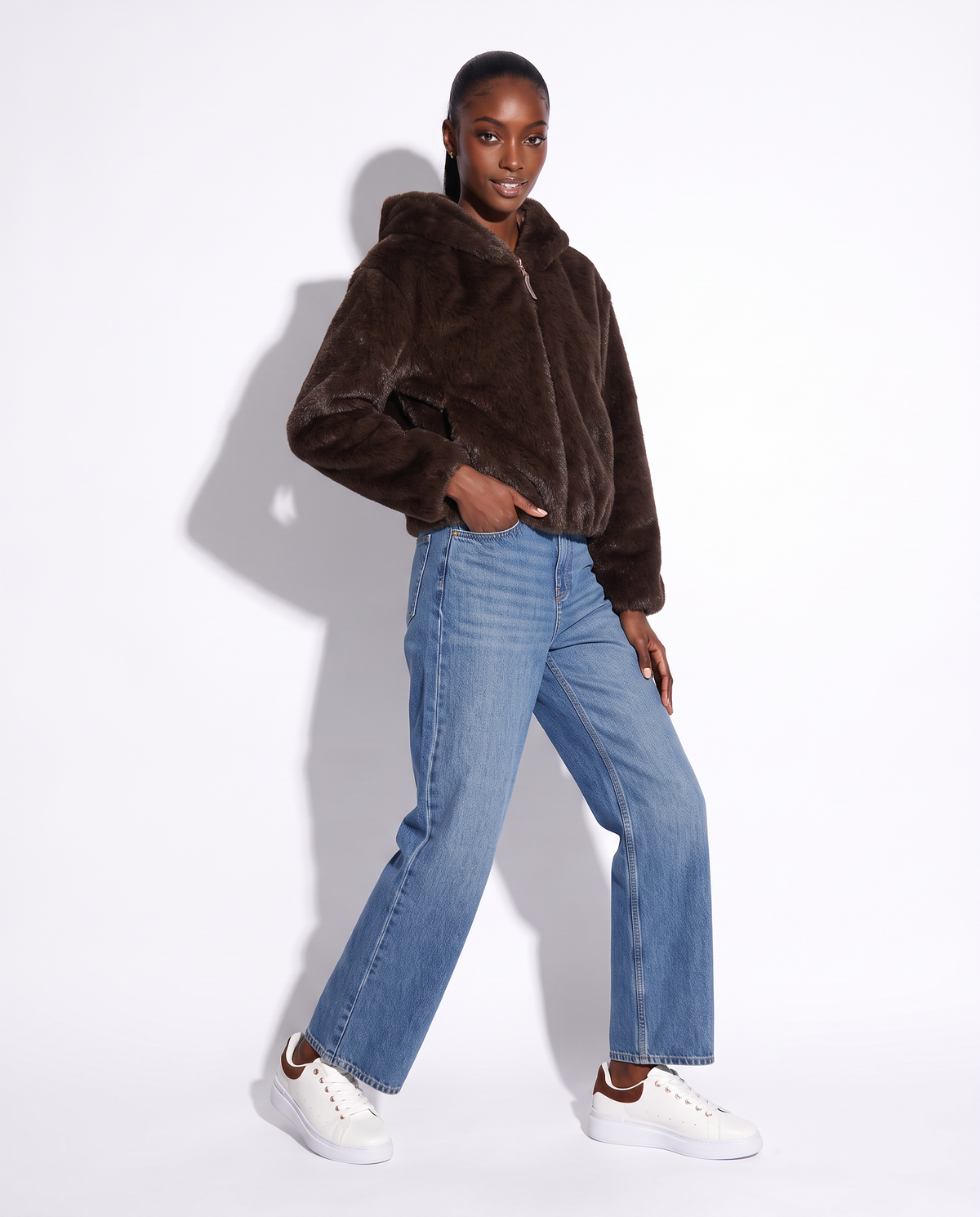 Bomber ecopelliccia con cappuccio e zip - Moro