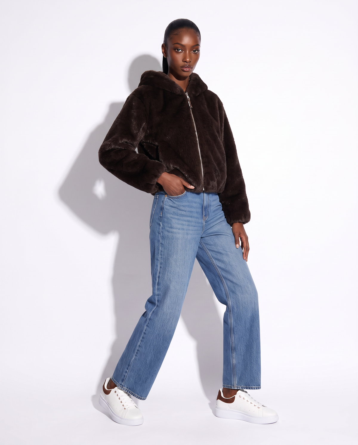 Bomber ecopelliccia con cappuccio e zip - Moro