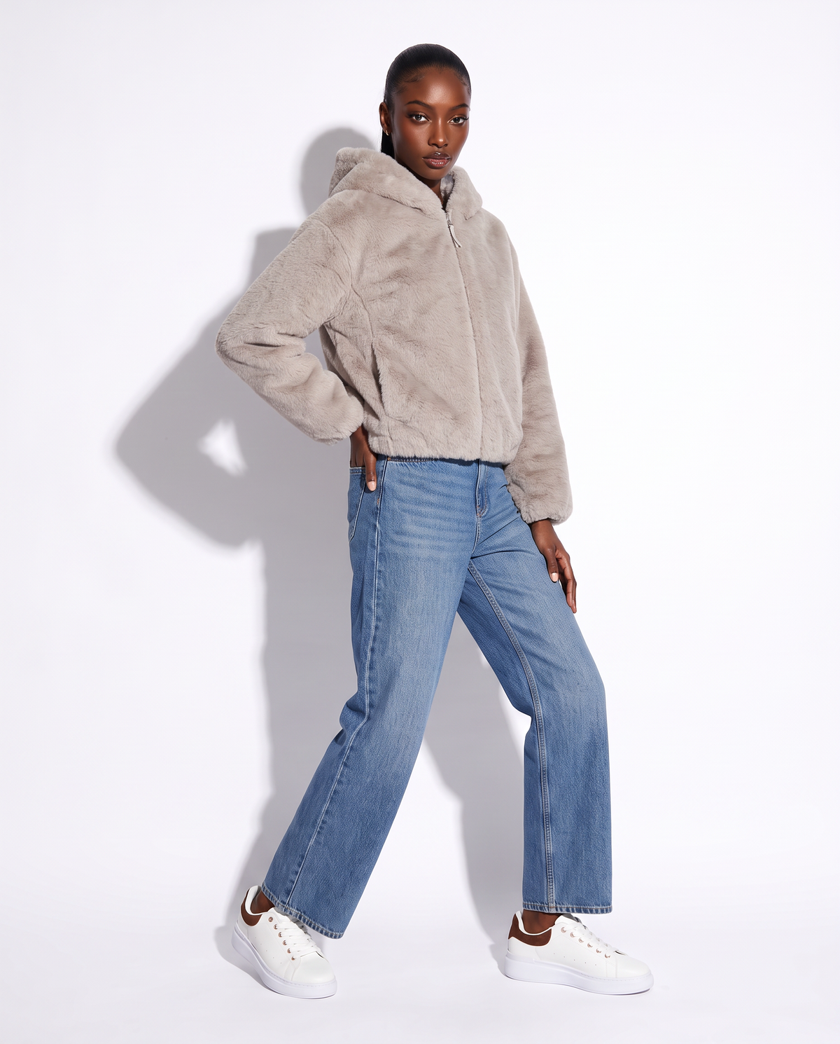 Bomber ecopelliccia con cappuccio e zip - Beige