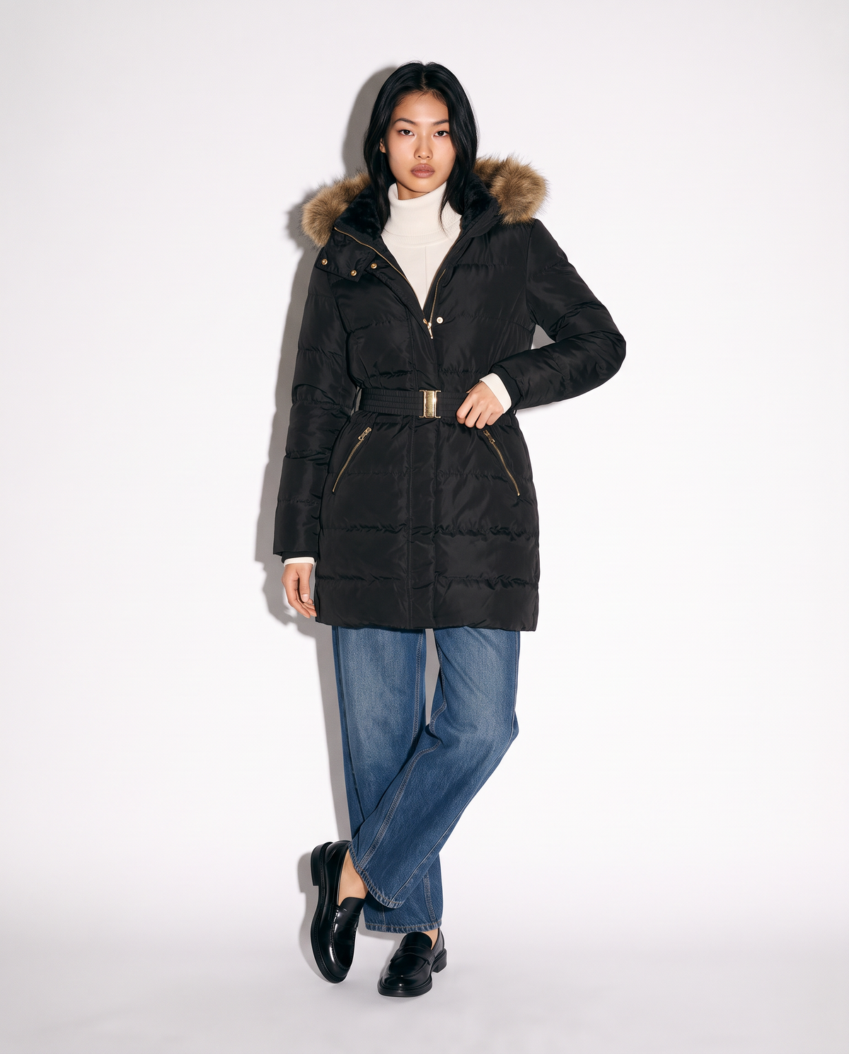 Long coat with hood and fur - Black