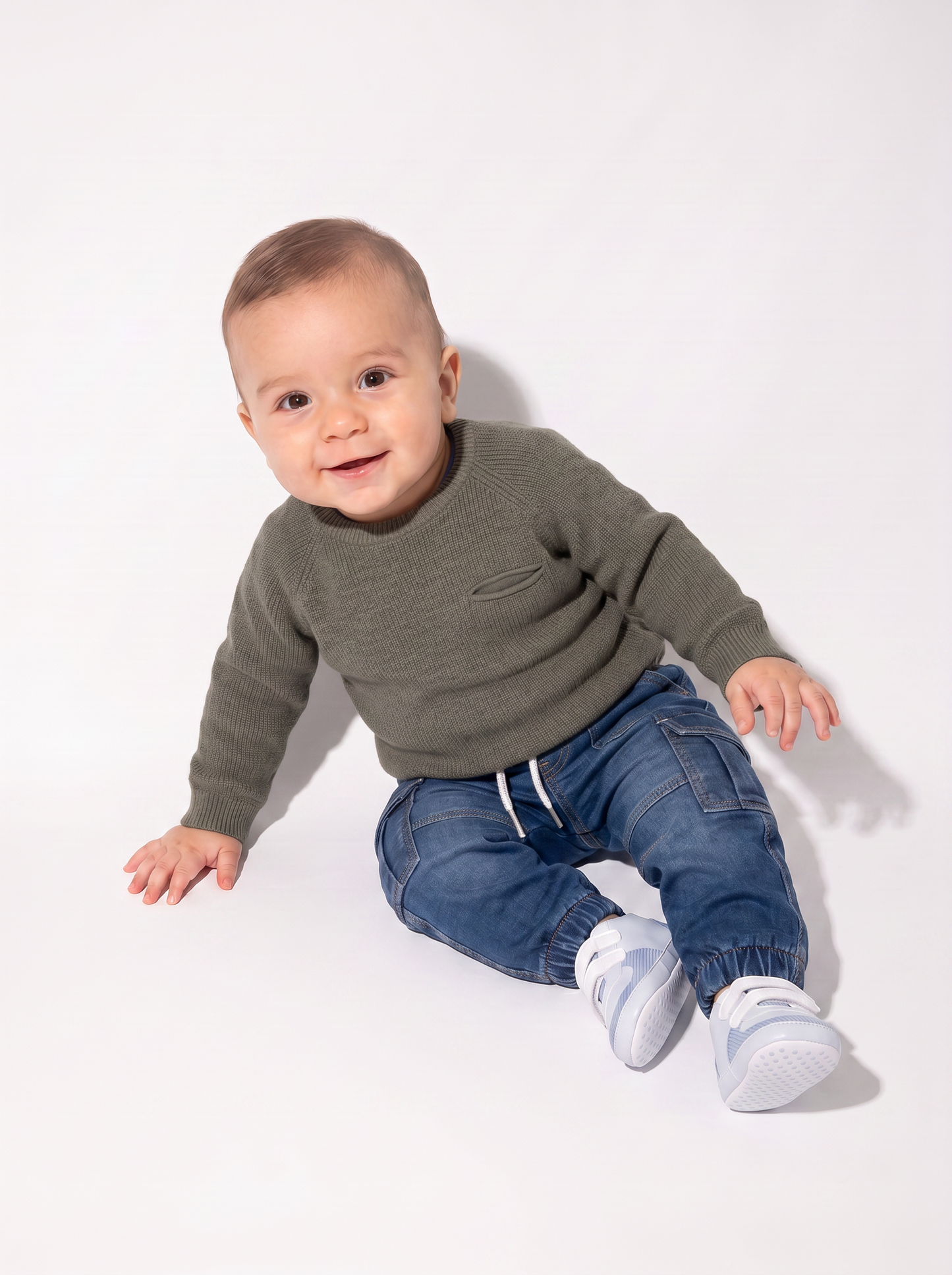 Basic sweater with round neck and pocket - Green