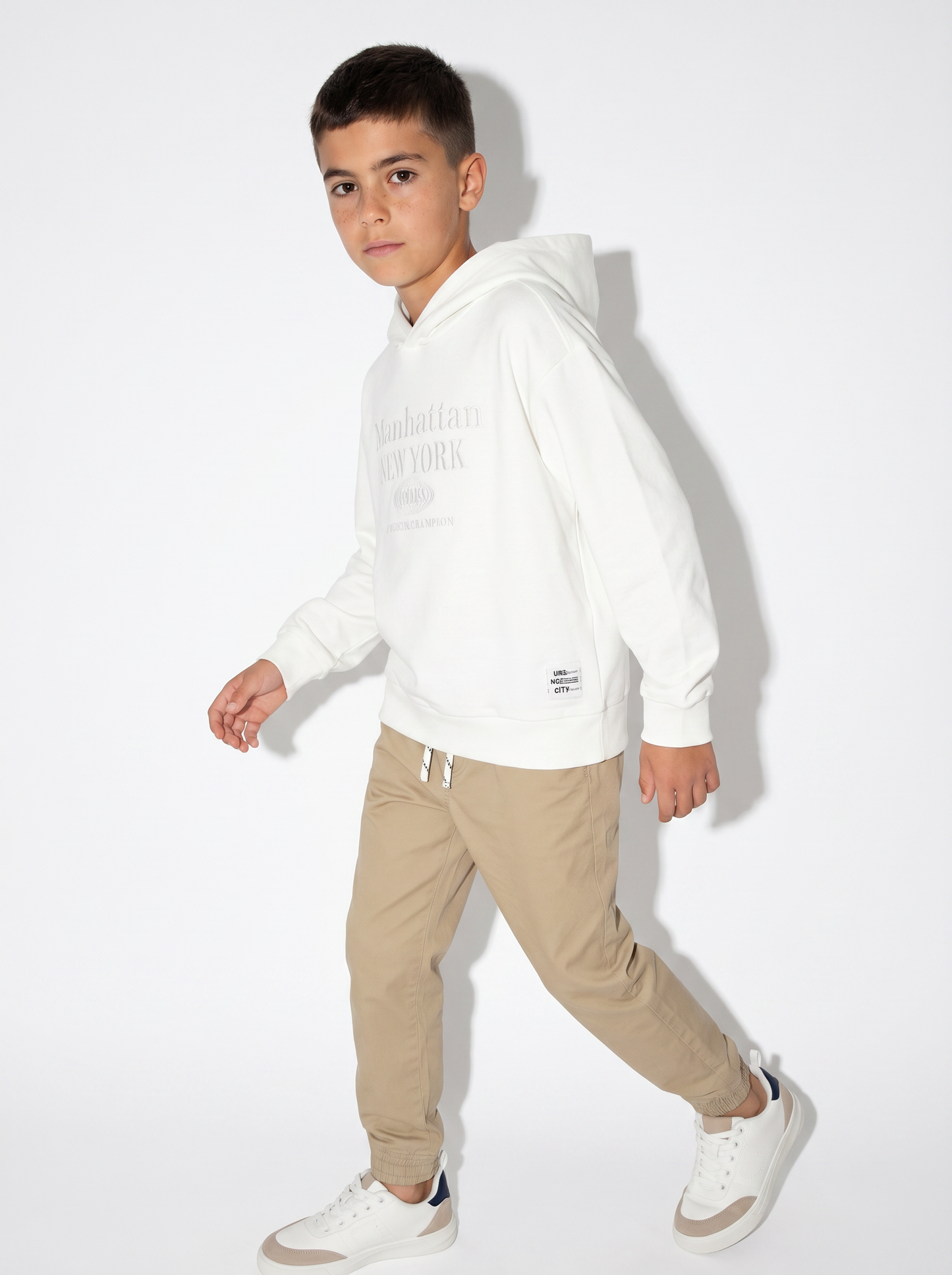 Felpa in cotone con ricamo frontale - Bianco latte