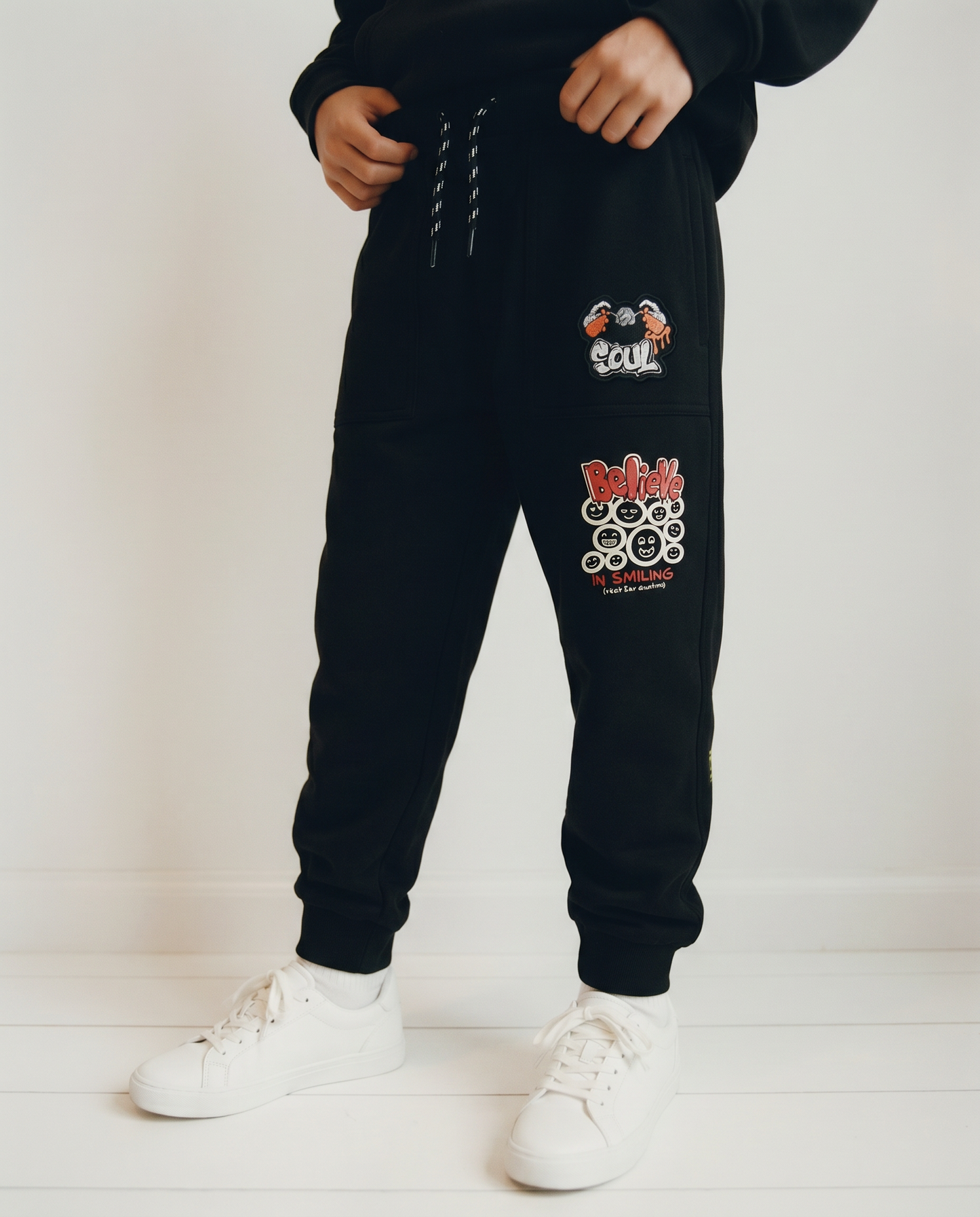 Cotton joggers with pockets and drawstring - Black