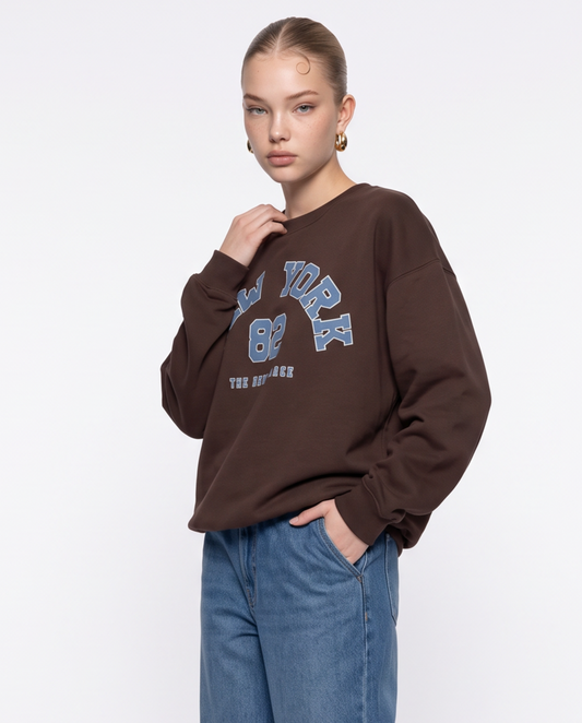 Crewneck sweatshirt with front print - 