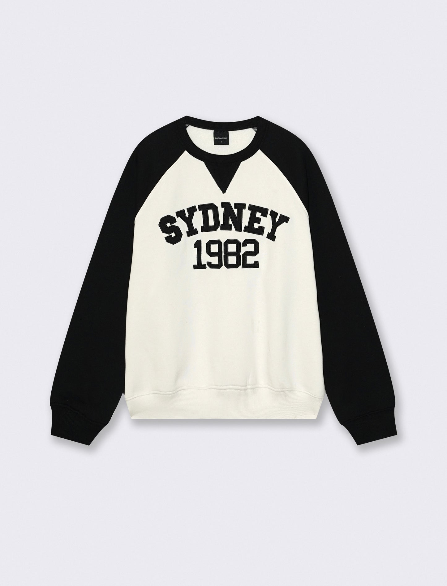 Oversized sweatshirt with elegant mock neck - 
