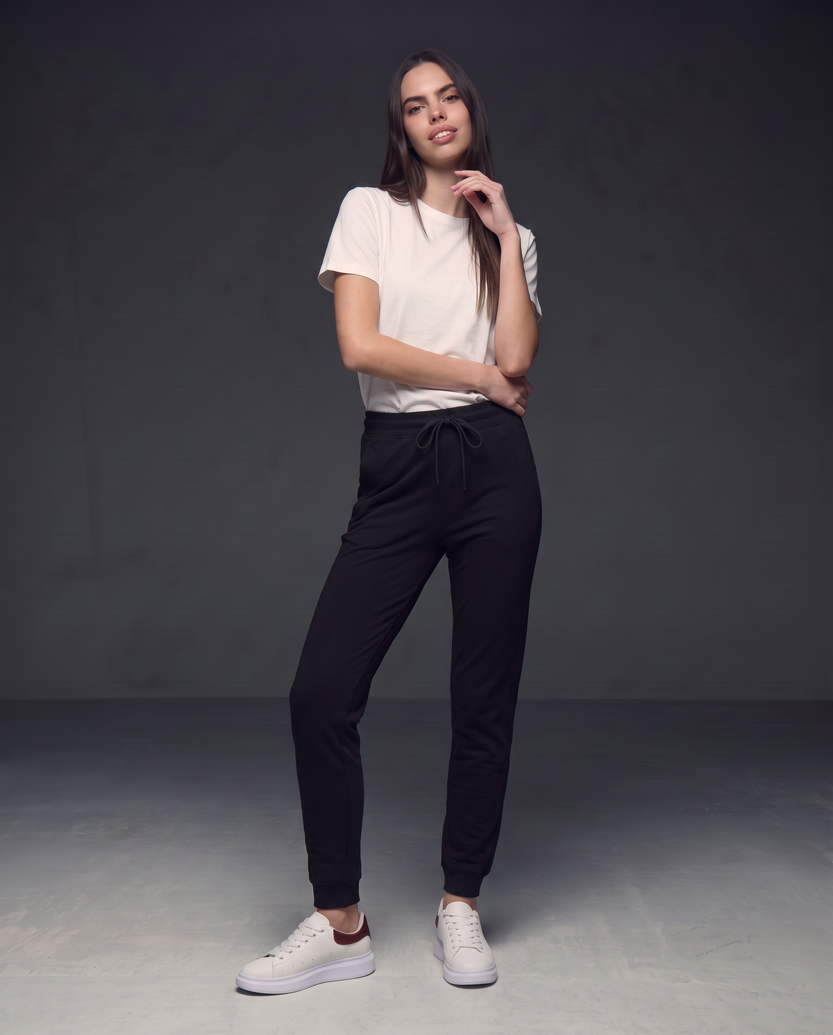 Slim Fitness Pants with Drawstring and Elastic - Black