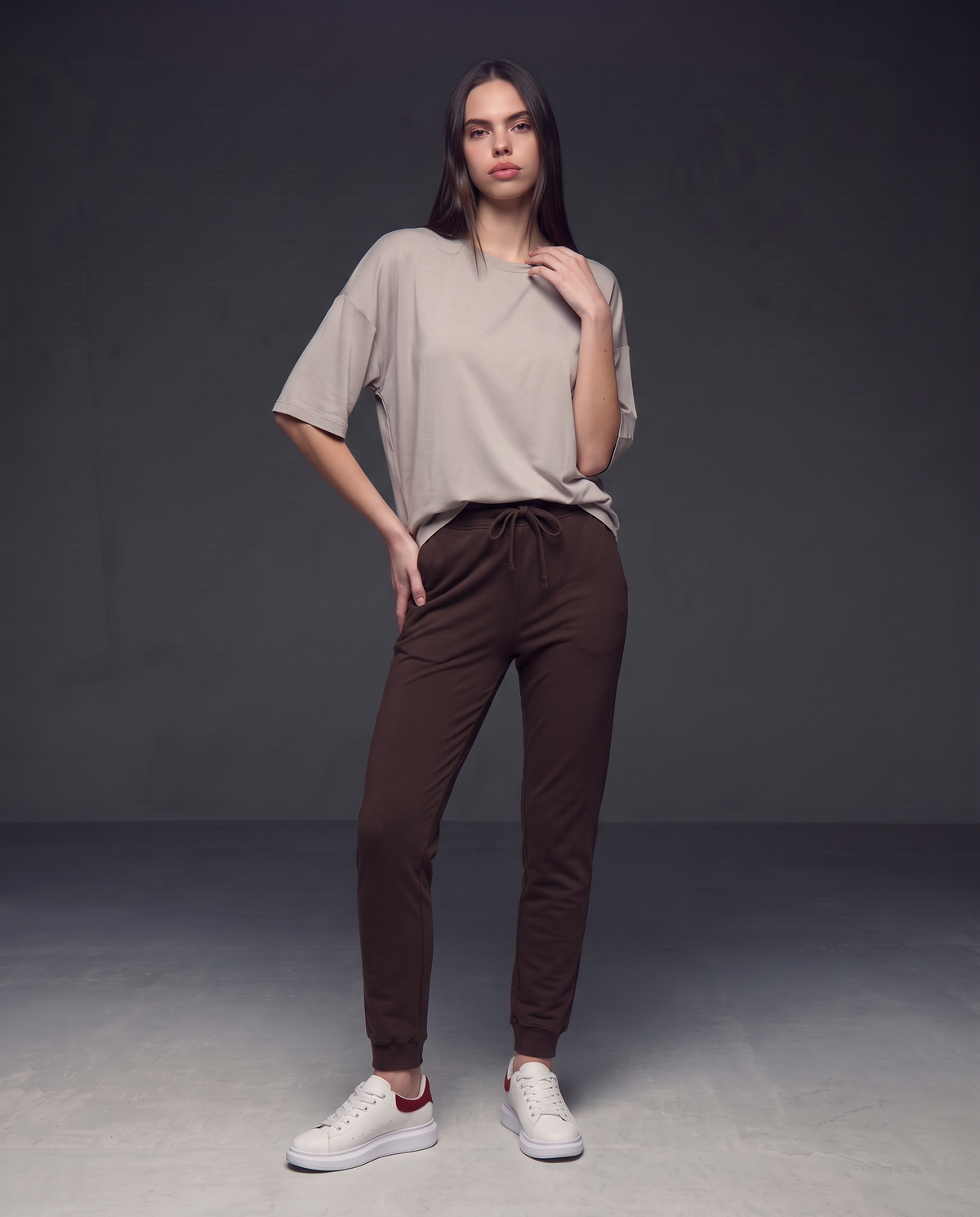 Slim Fitness Pants with Drawstring and Elastic - Brown