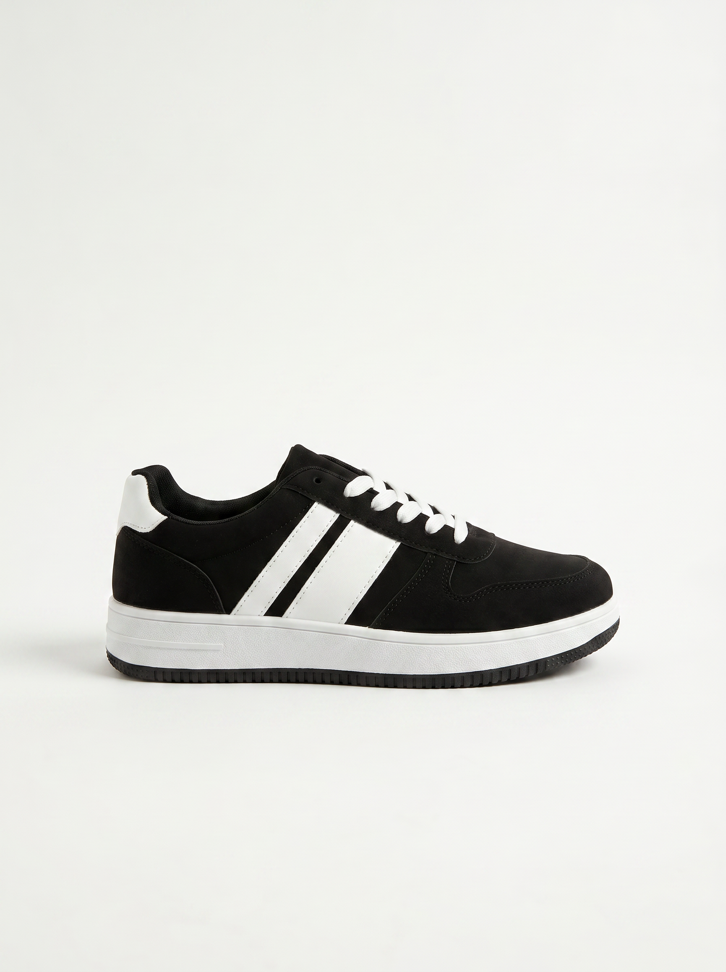 Men's sneakers with white inserts - Black