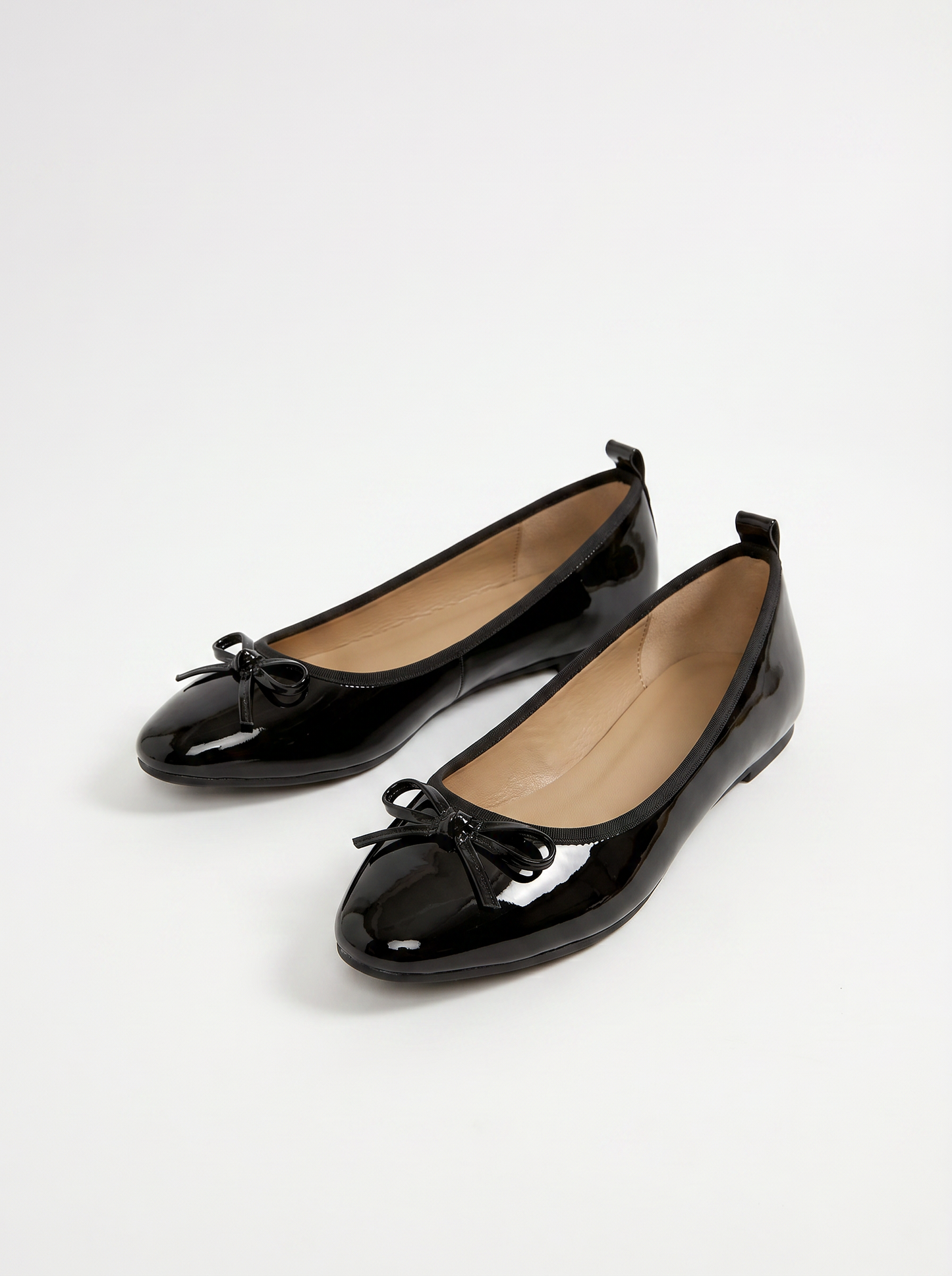 Black patent ballerina with bow - Black