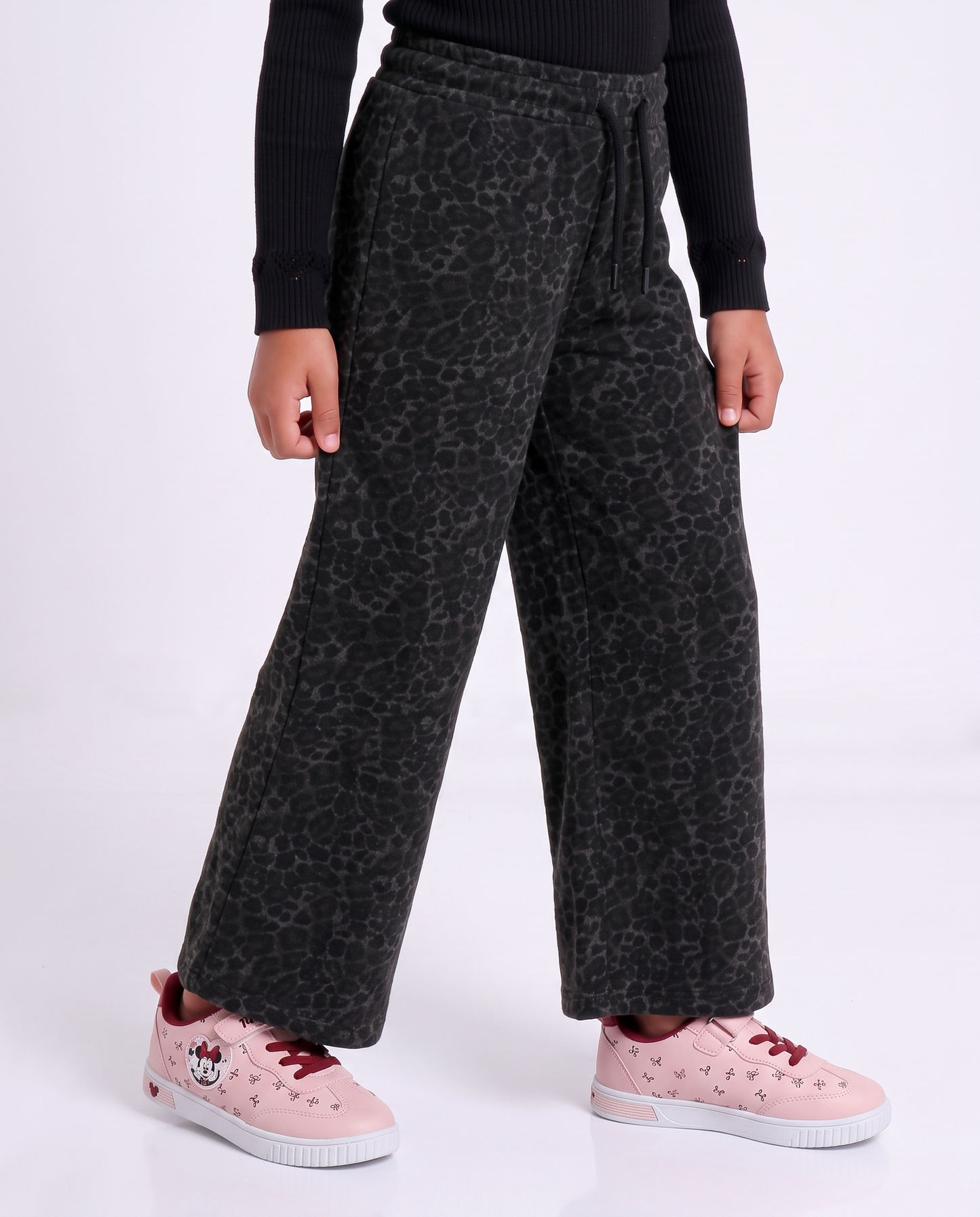 Jogger gamba larga con stampa trendy - Nero