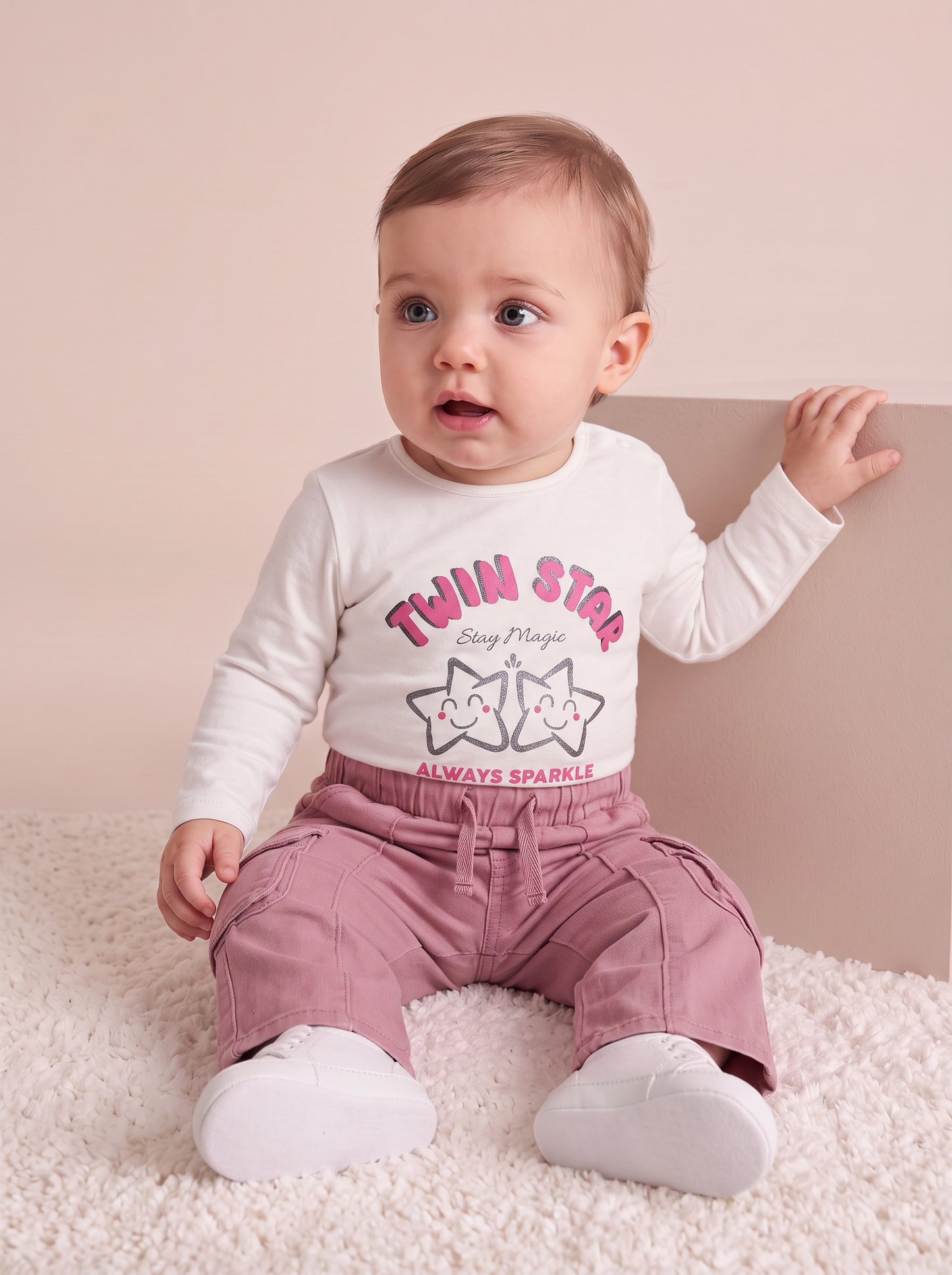 Basic T-shirt with shiny print - White