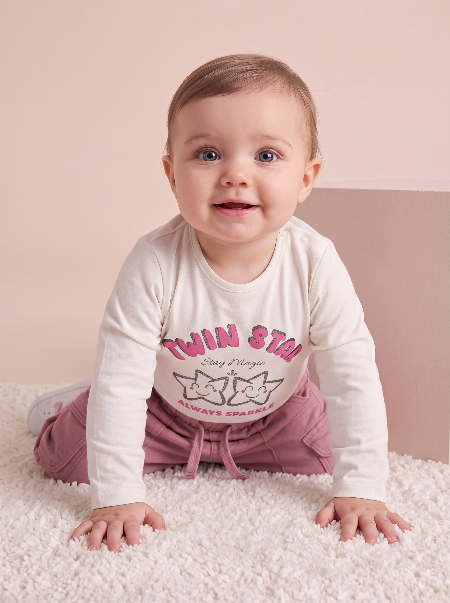 Basic T-shirt with shiny print - White