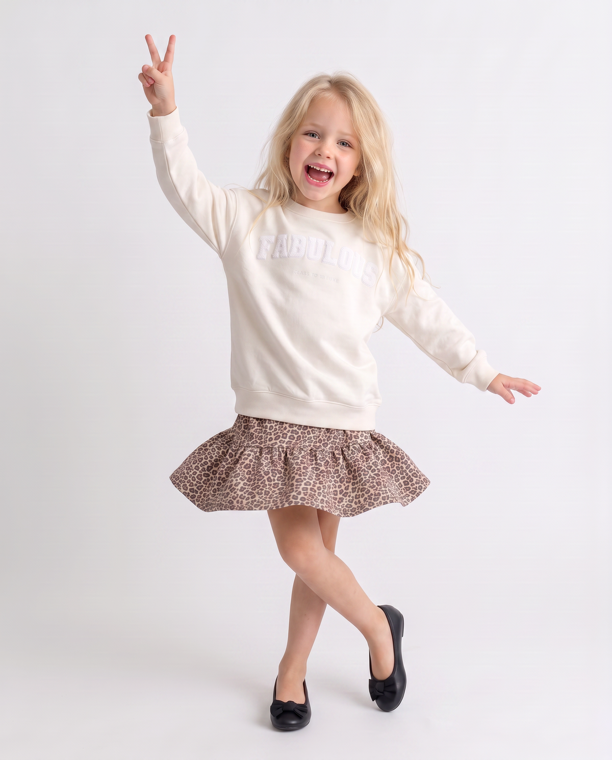 Sweatshirt dress with decorative ruffles - White