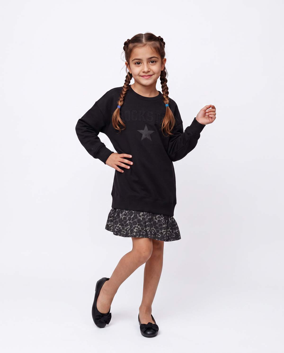 Sweatshirt dress with decorative ruffles - Black