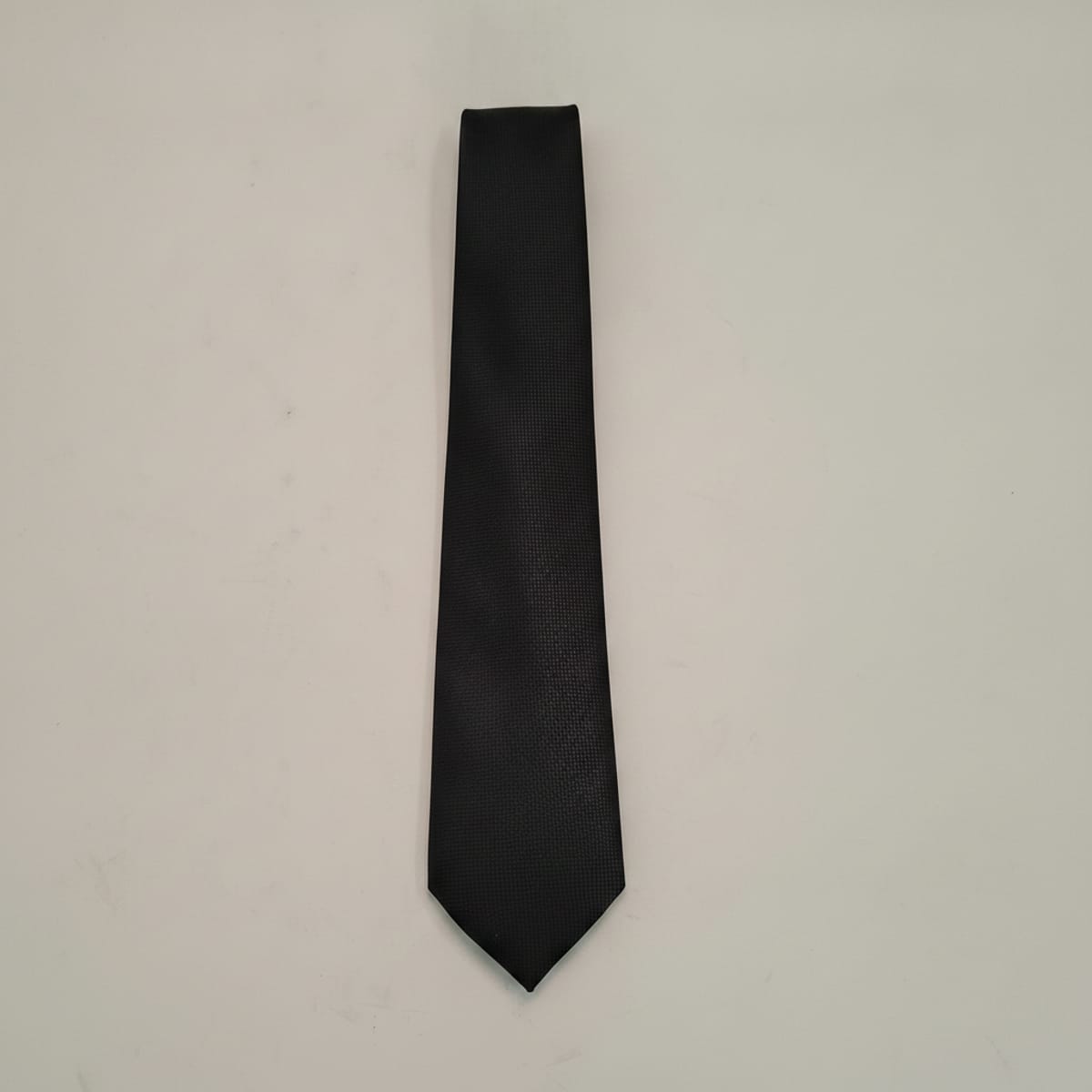 Cravatta 7 cm per uomo elegante e stilosa - Nero