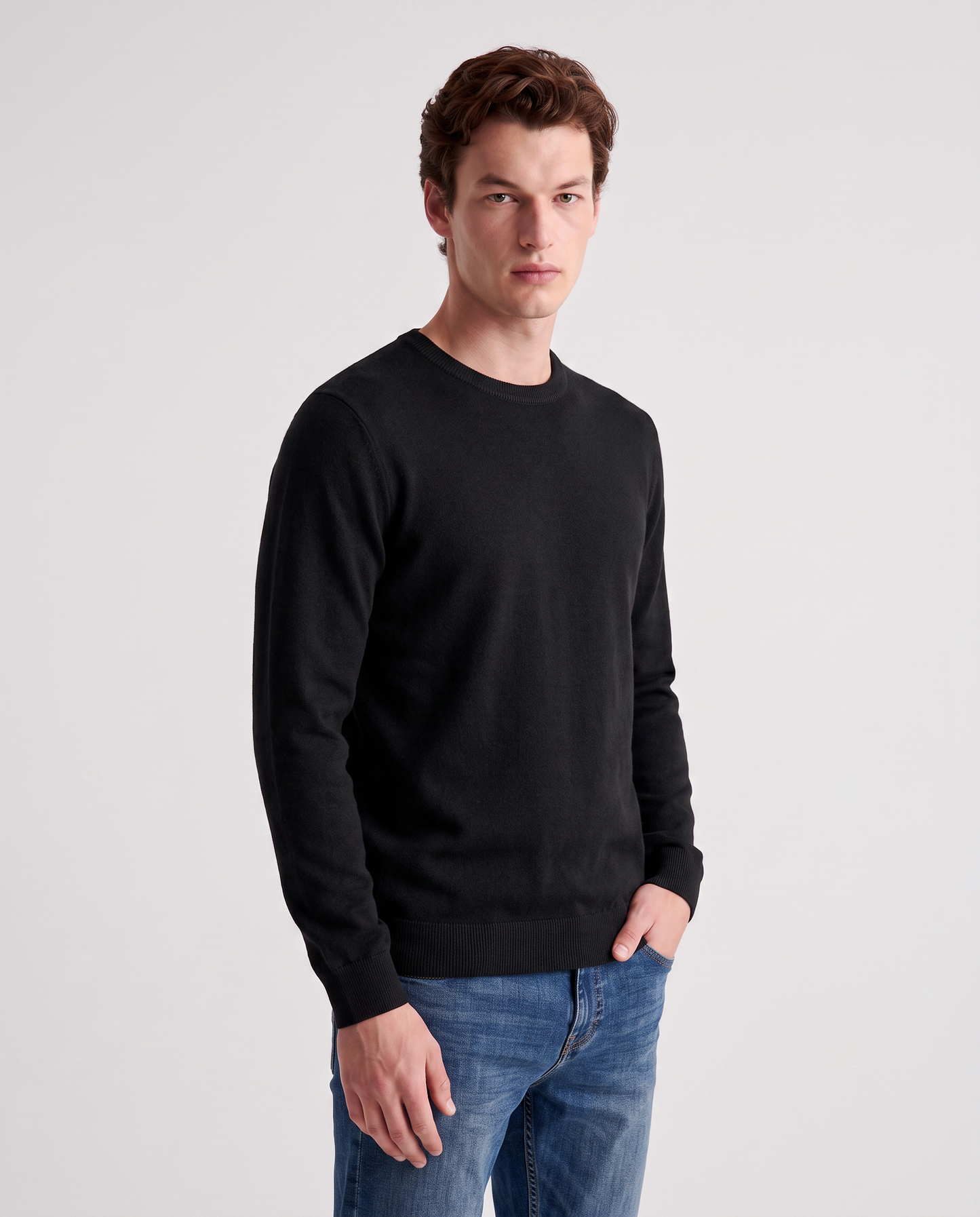 Basic Crew Neck Sweater in Comfort Yarn - Black