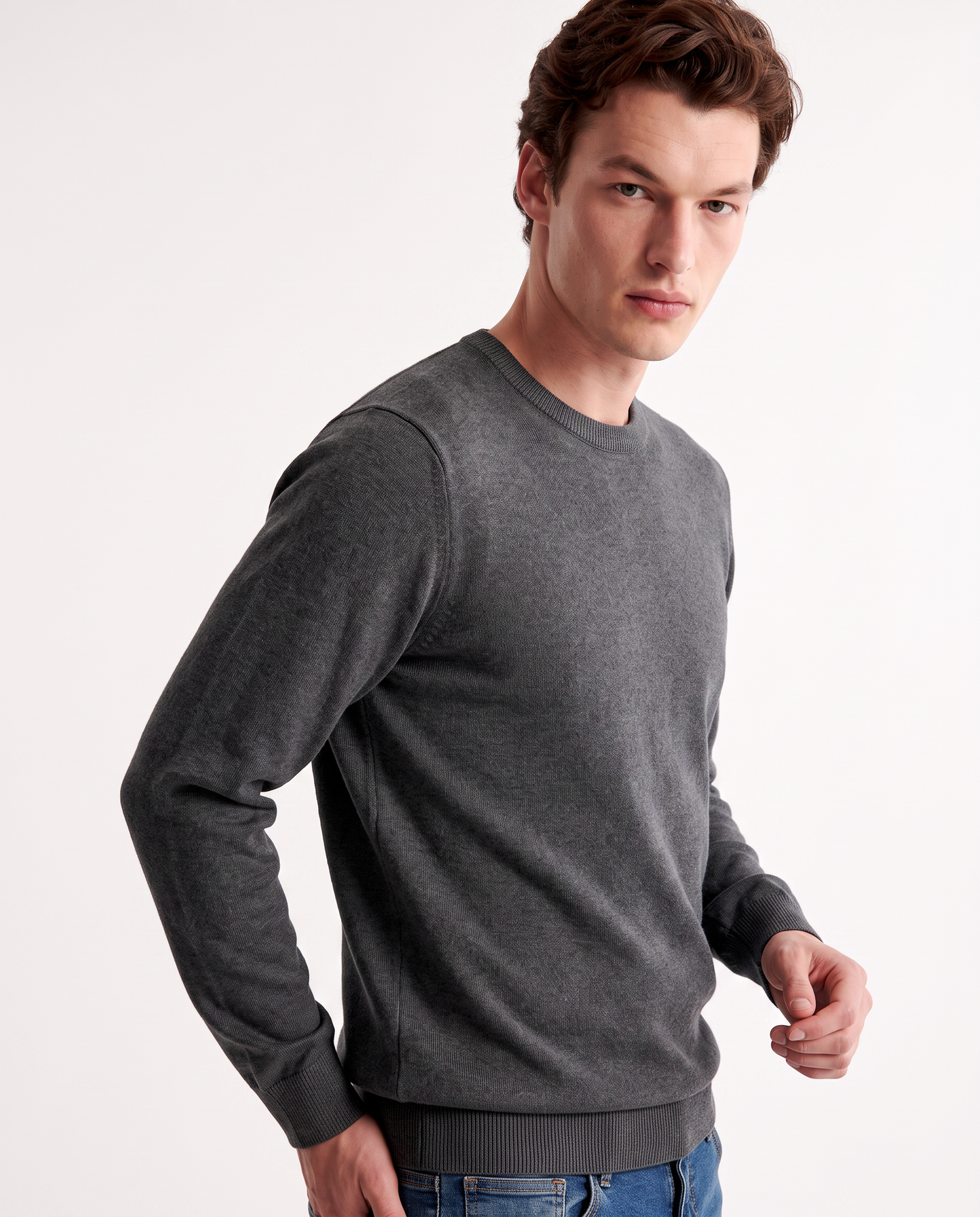 Basic Crew Neck Sweater in Comfort Yarn - Grey