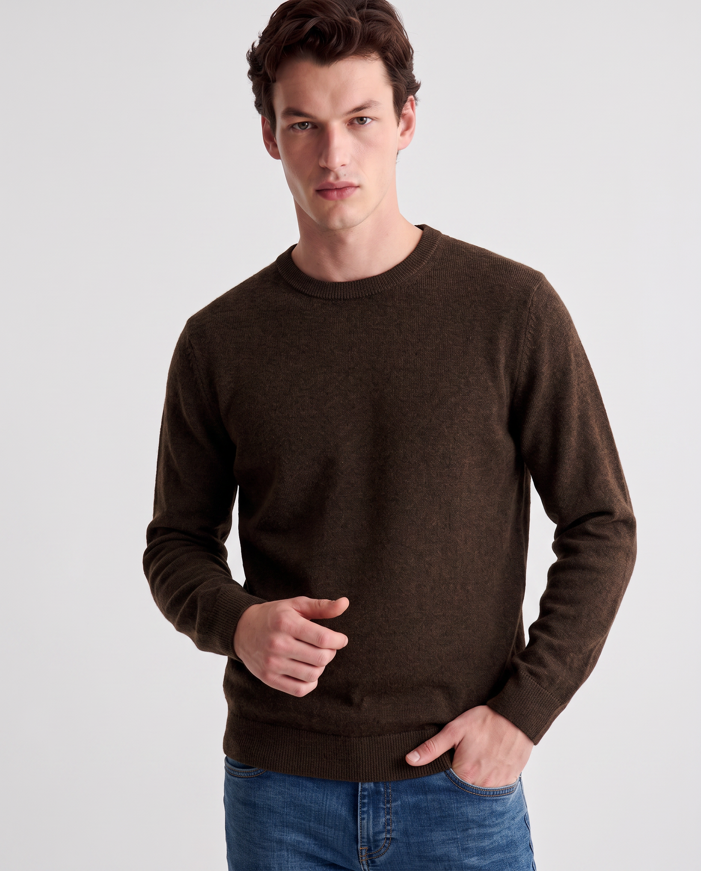 Basic Crew Neck Sweater in Comfort Yarn - Brown