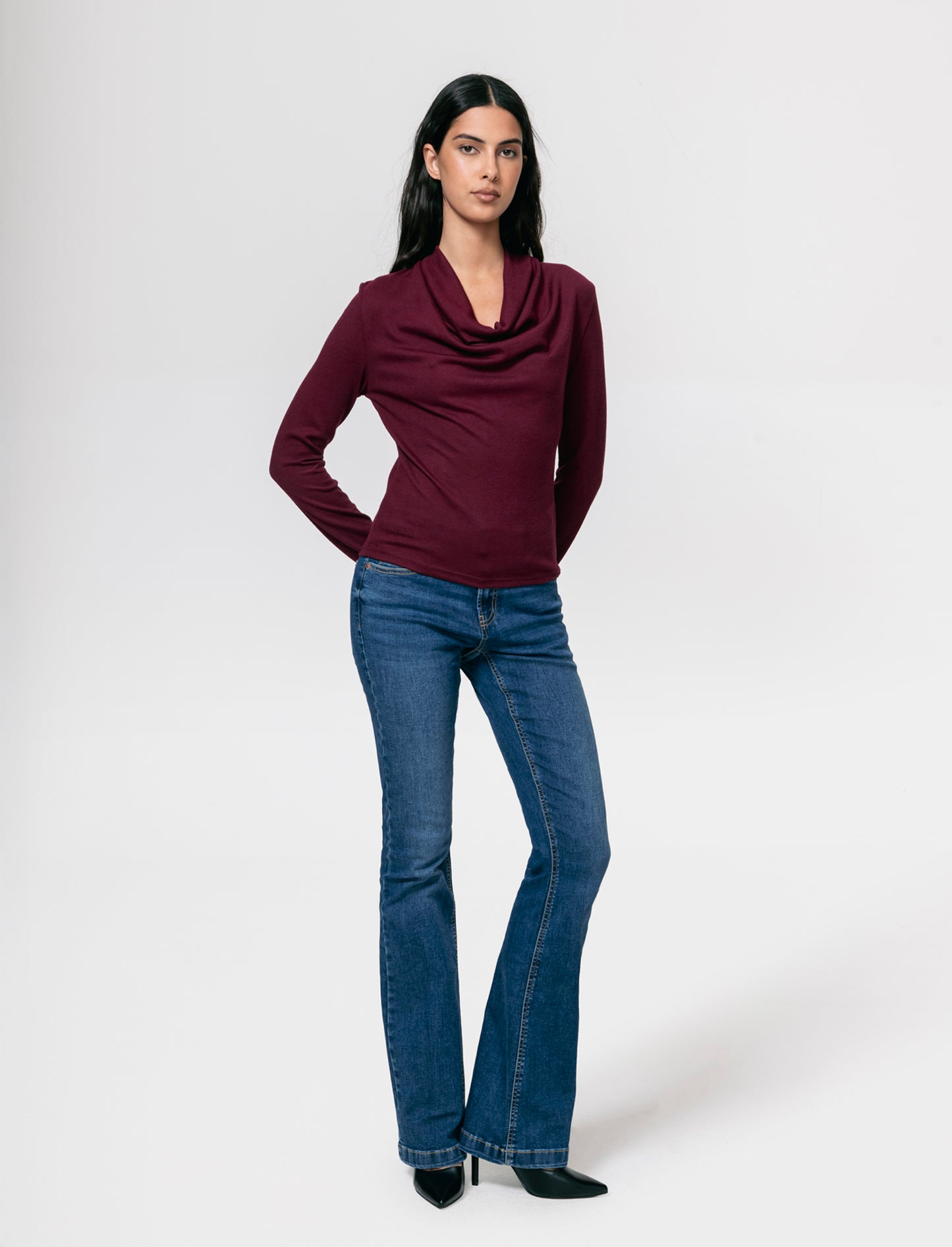 Maglia in tessuto morbido con scollo drappeggiato - Bordeaux