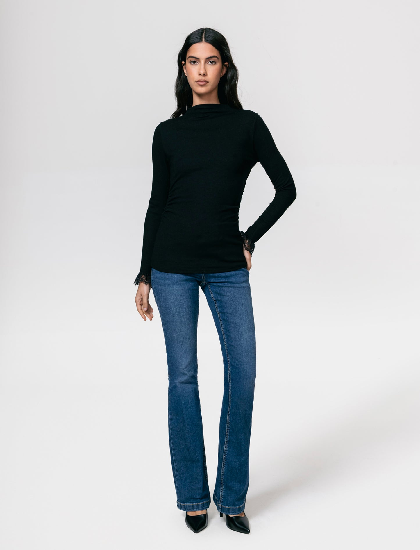 Tshirt manica lunga con pizzo a fondo manica - Nero