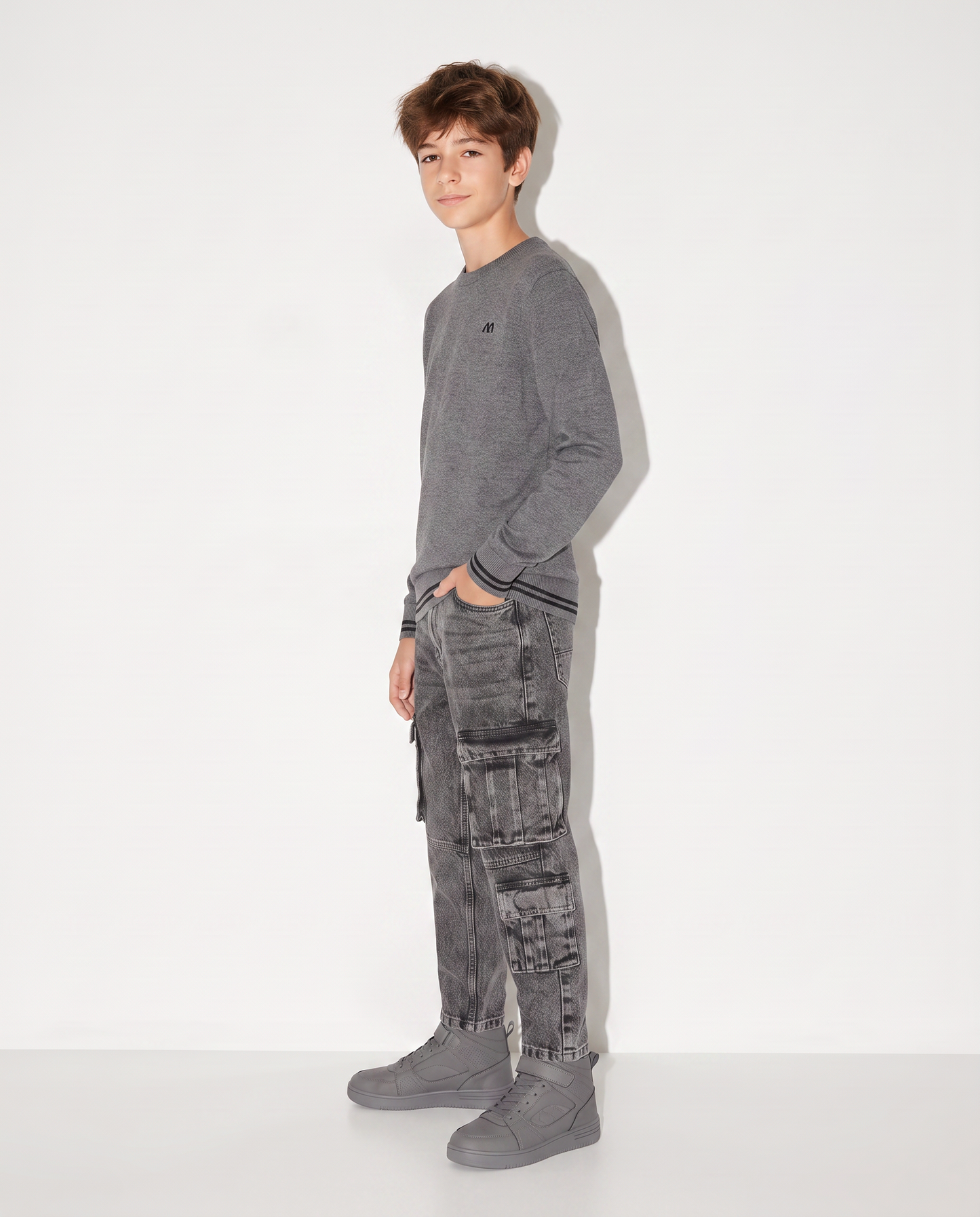 Crew neck sweater with patch sleeves - Grey