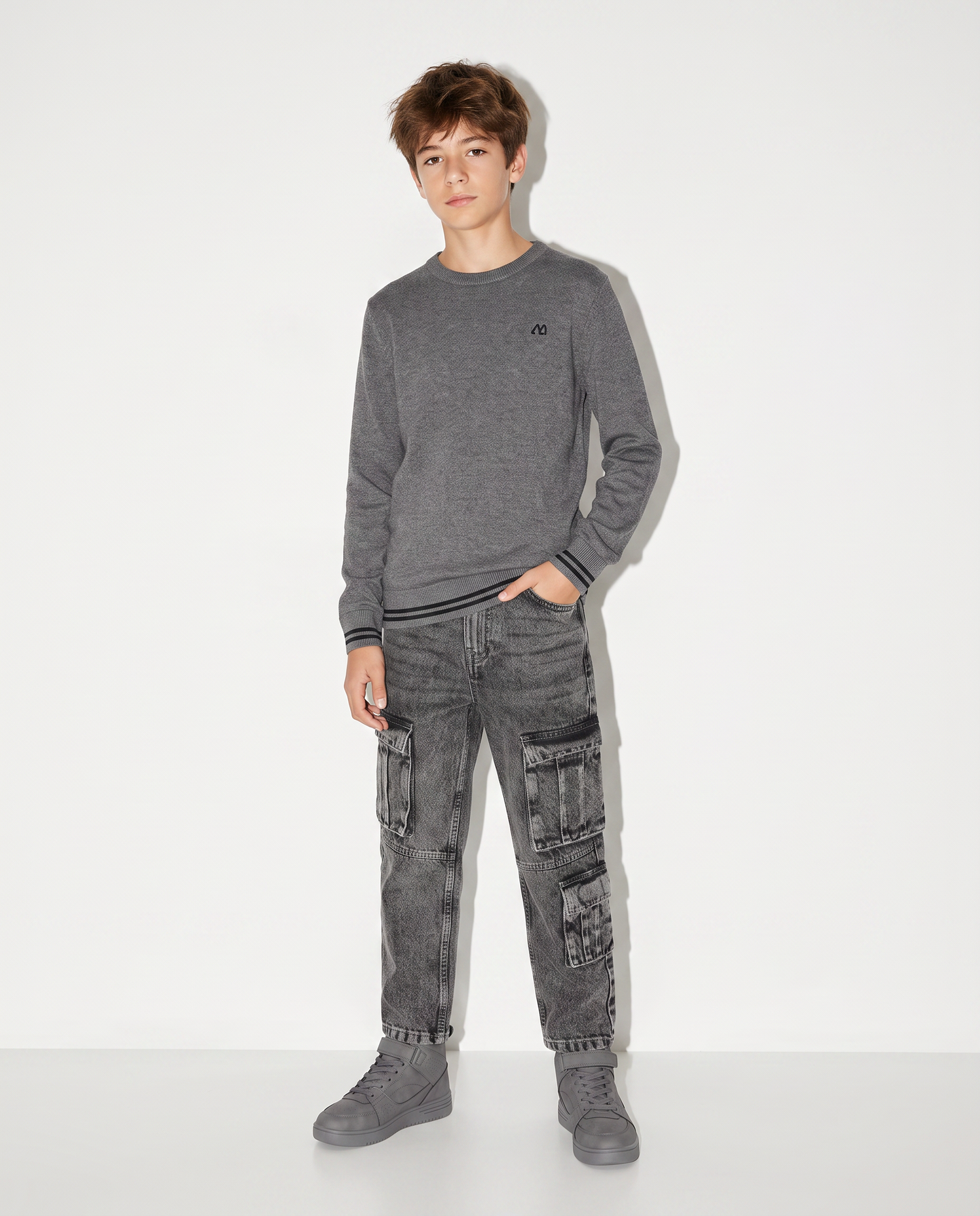 Crew neck sweater with patch sleeves - Grey