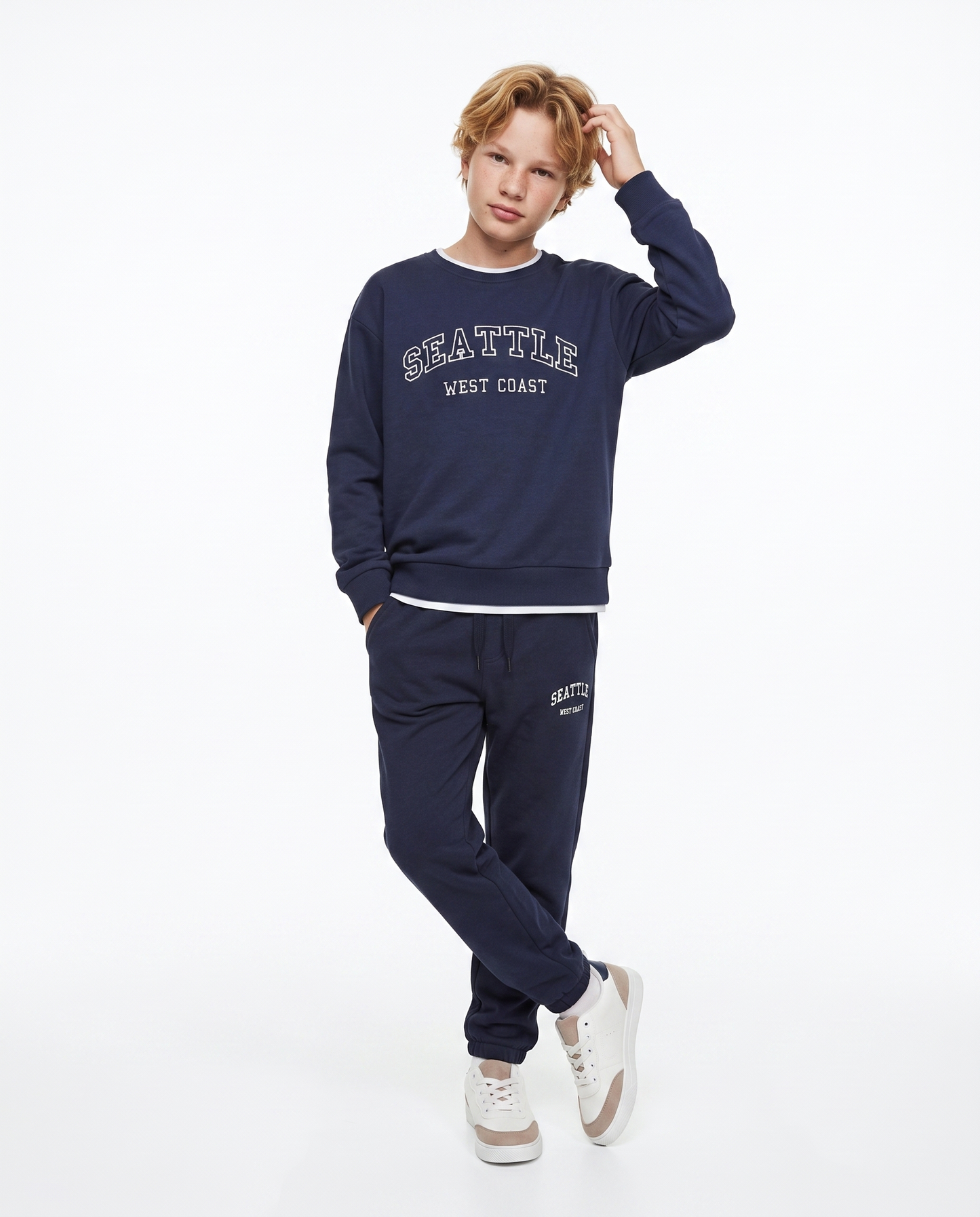 Crewneck sweatshirt with embroidery and comfort - Blue