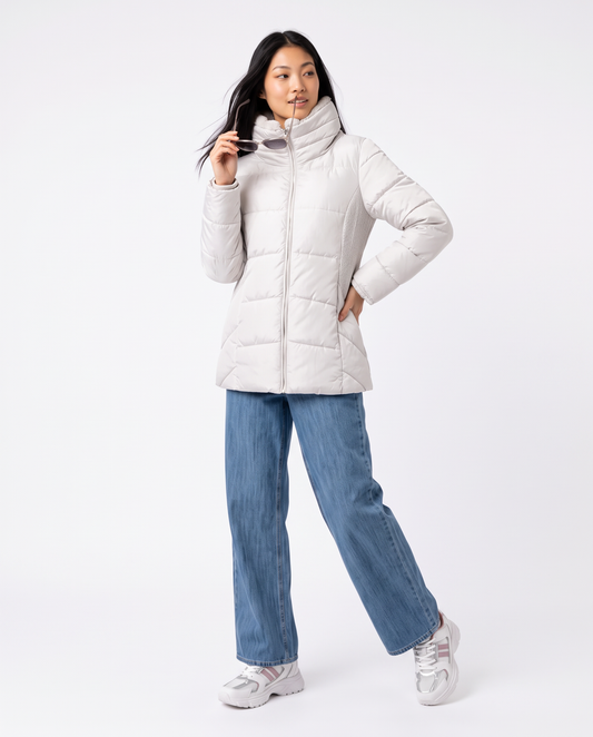 Long jacket with high collar and fur - White