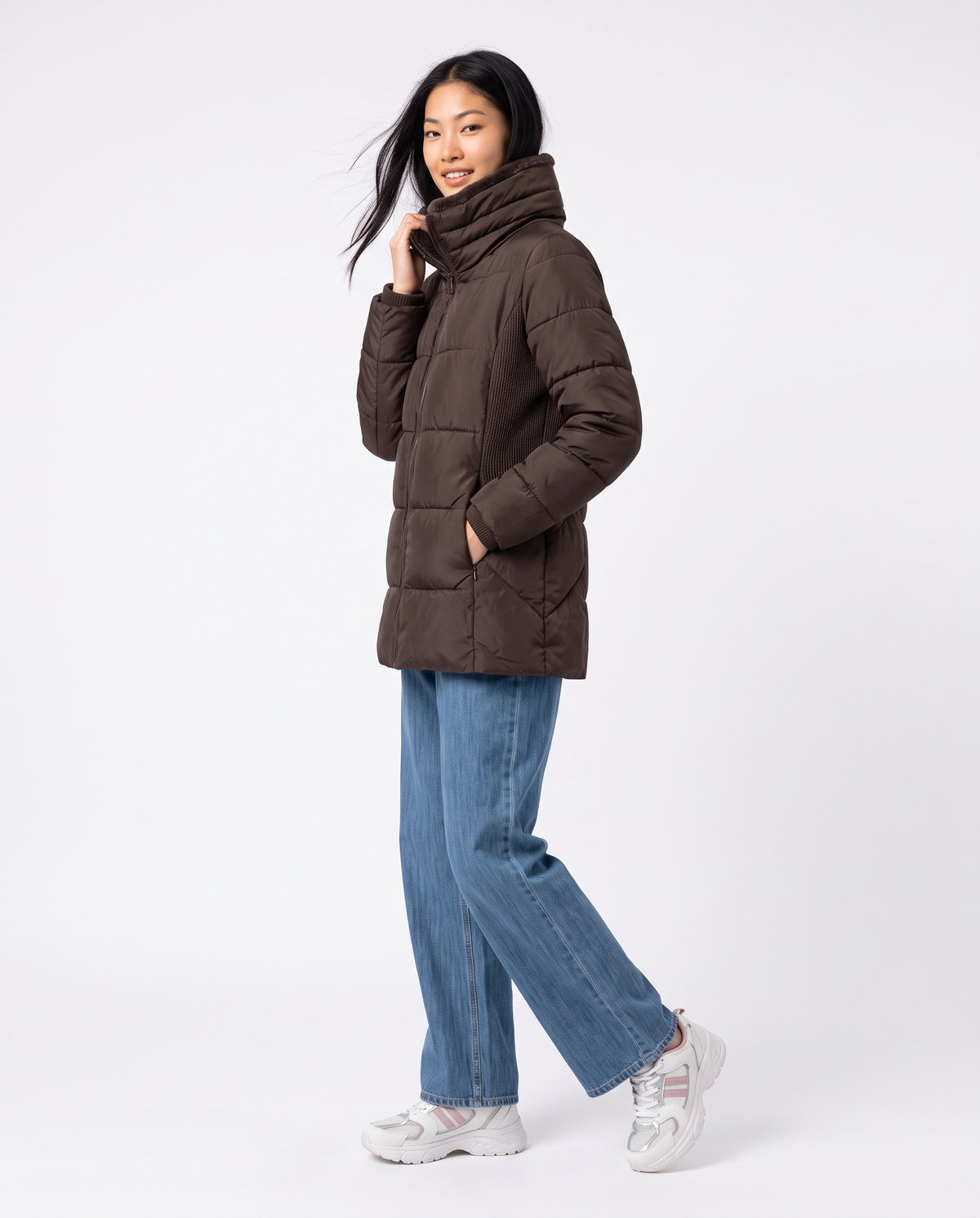 Long jacket with high collar and fur - Brown